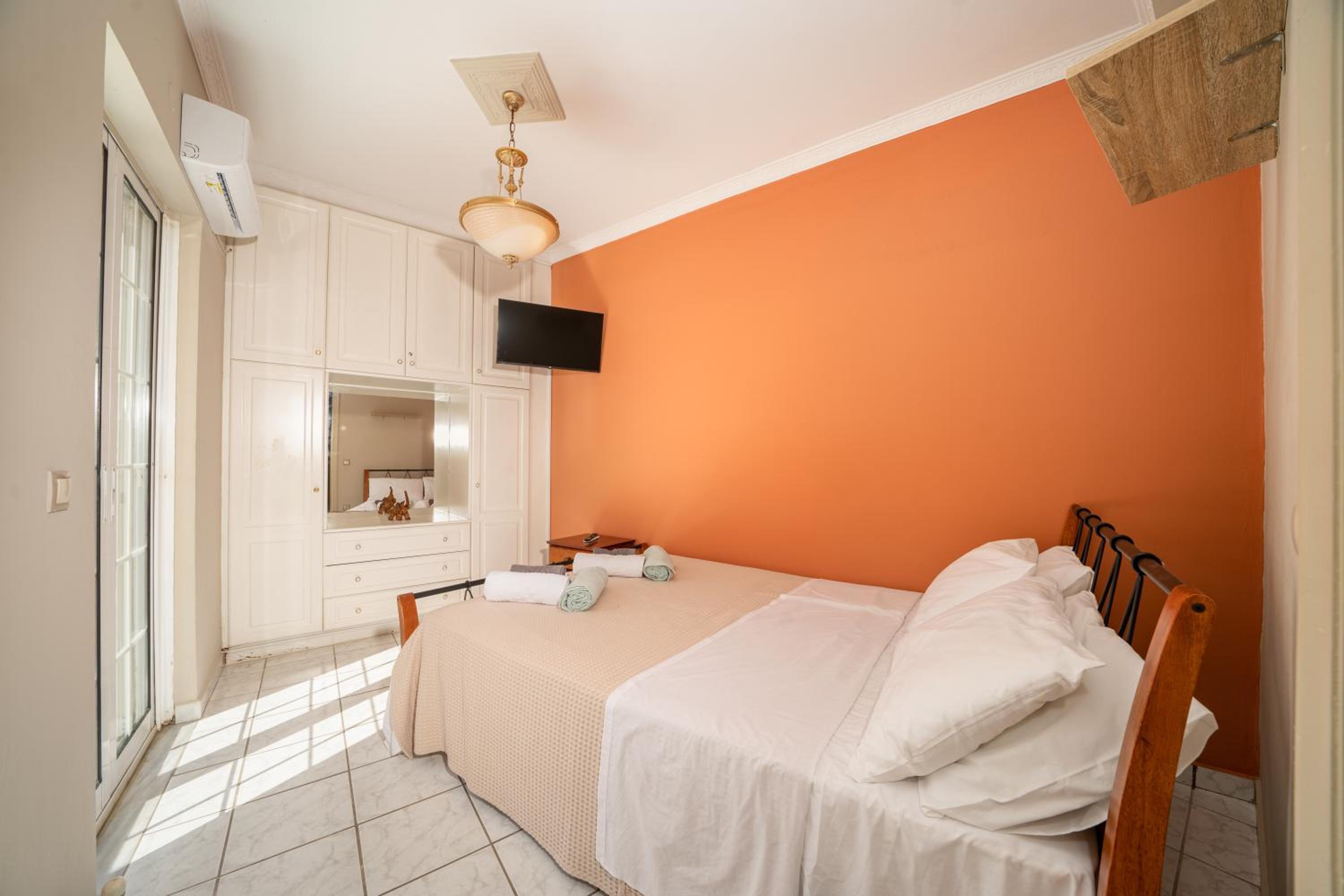 Three-Bedroom Villa photo 1