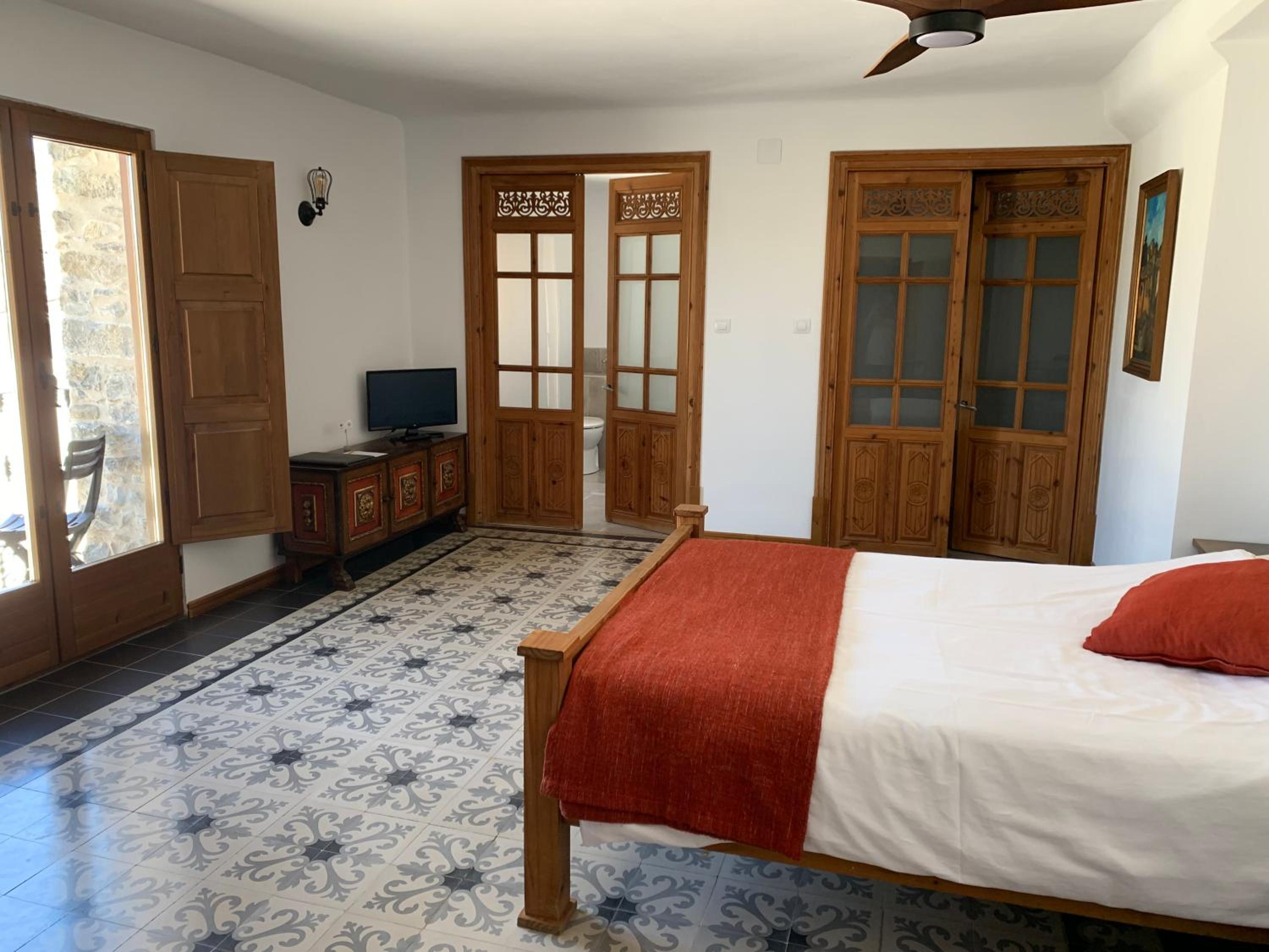 Double Room with Balcony - Photo 1