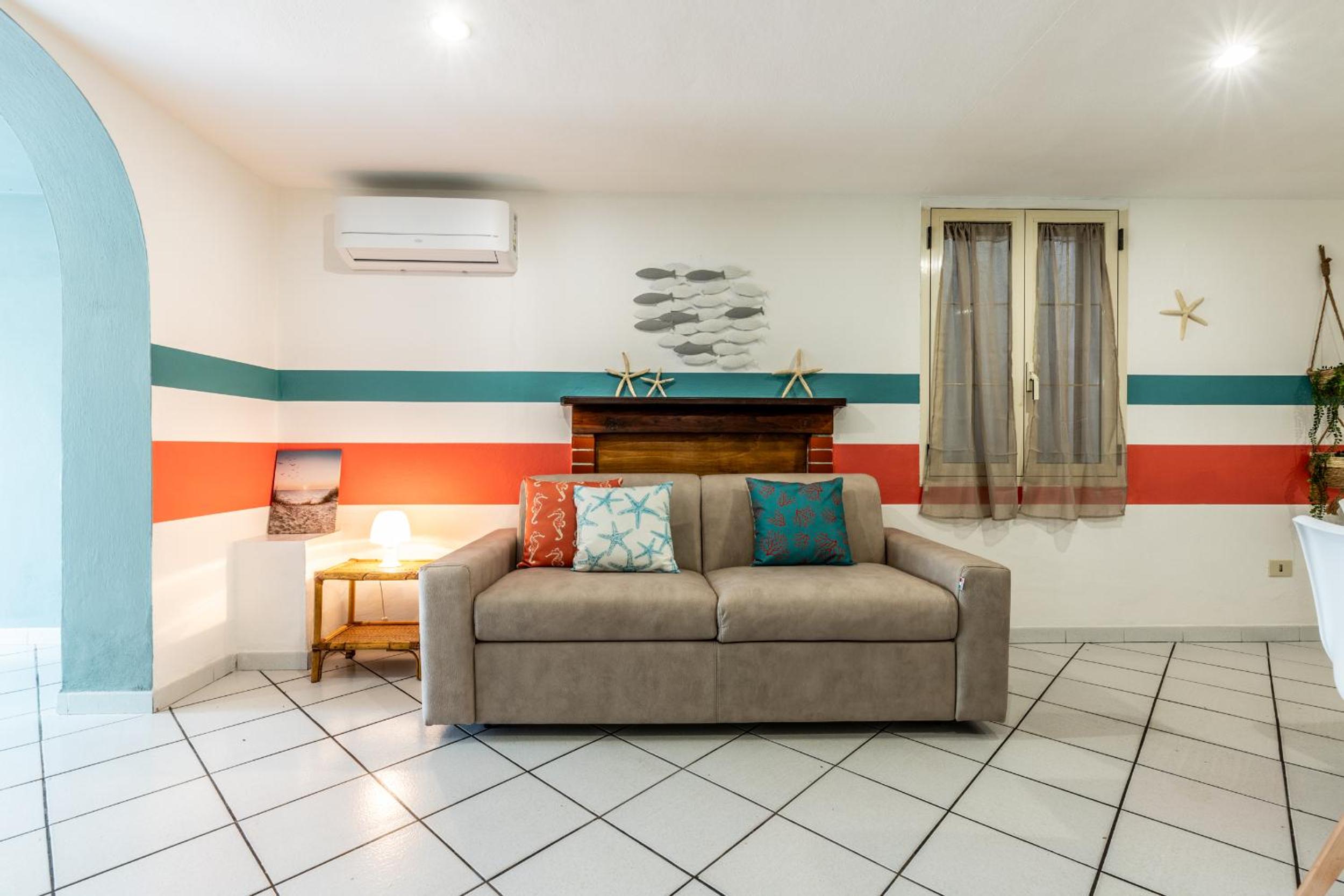 One-Bedroom Apartment photo 2