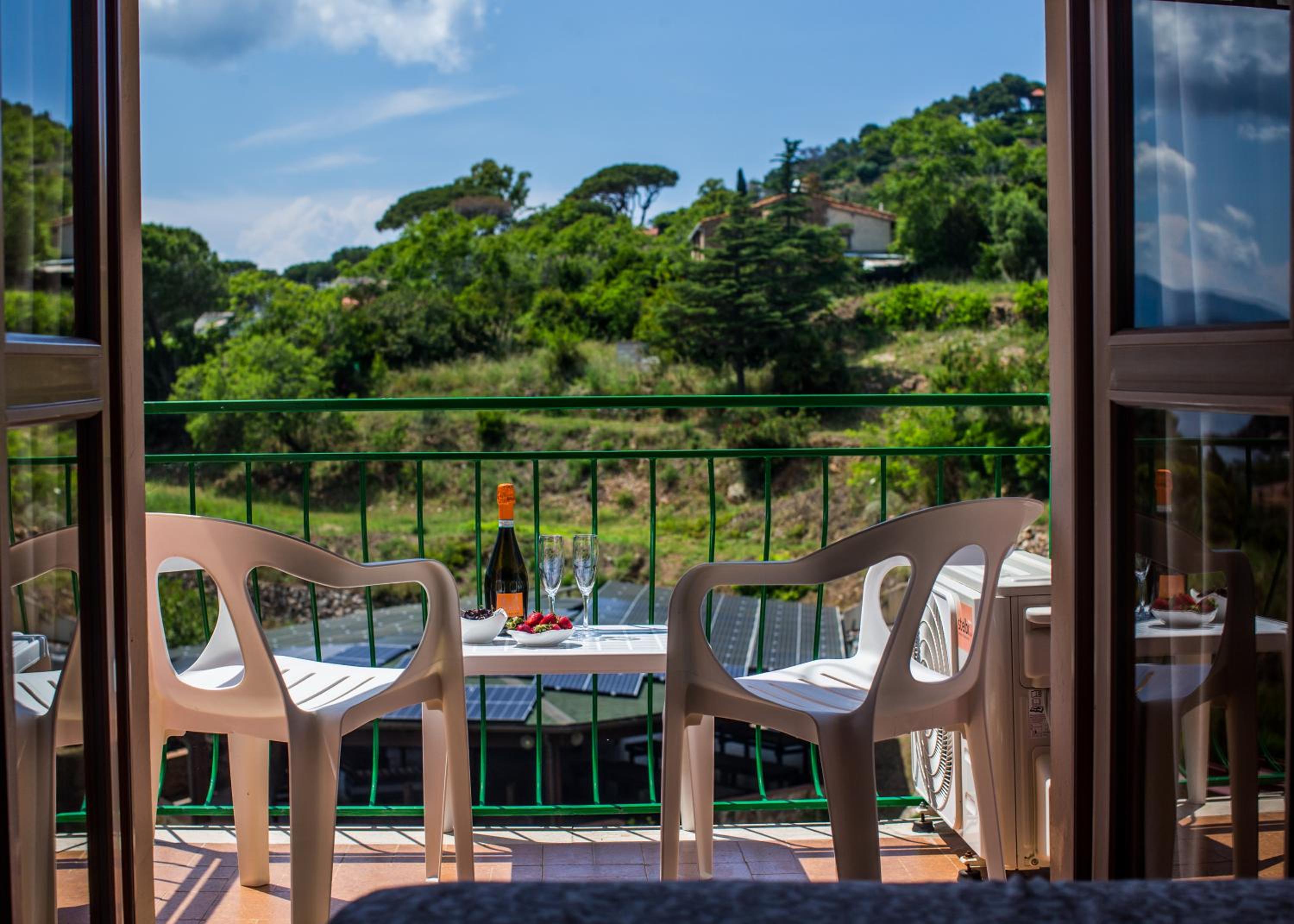 Double or Twin Room with Sea View photo 3