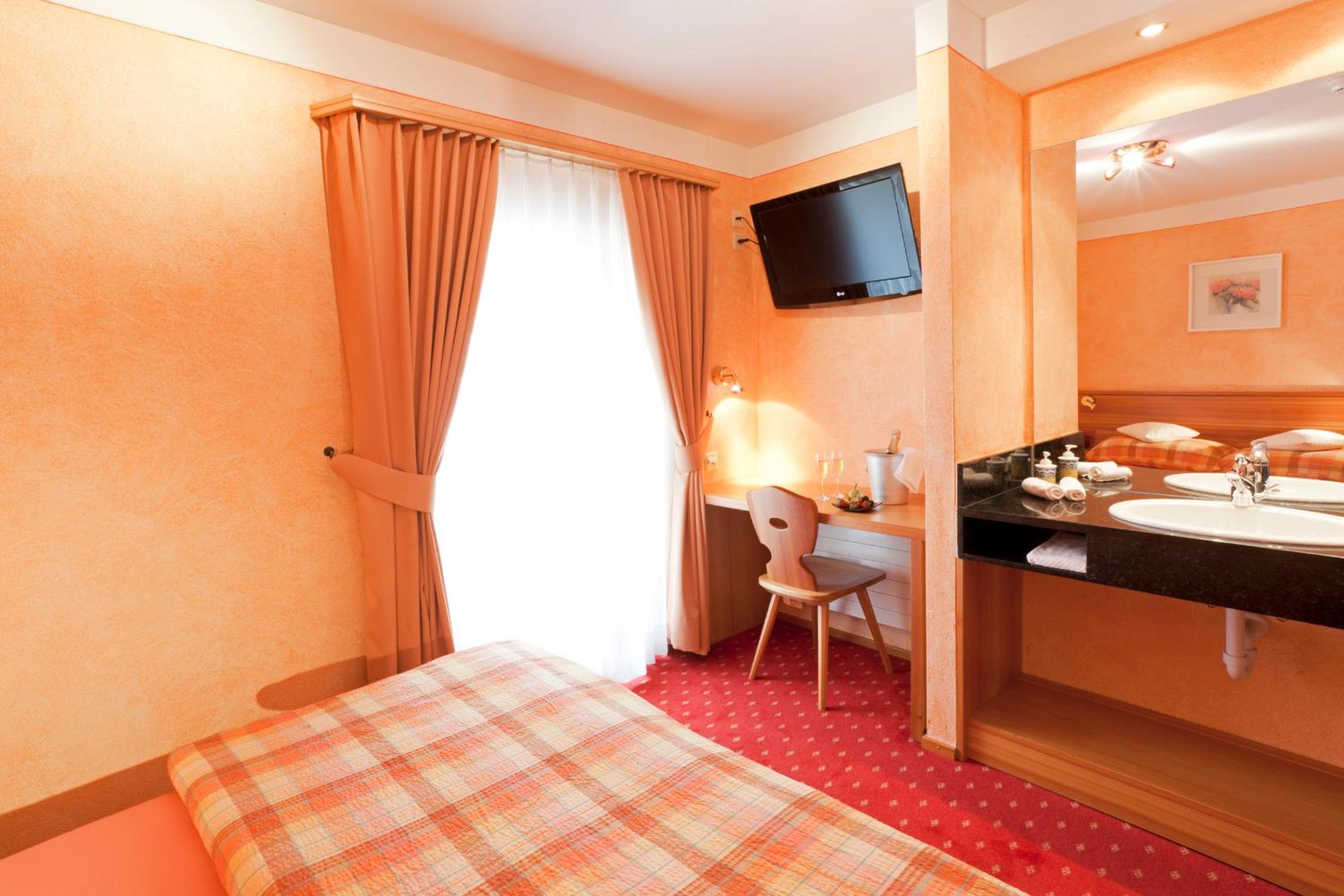 Single Room photo 2