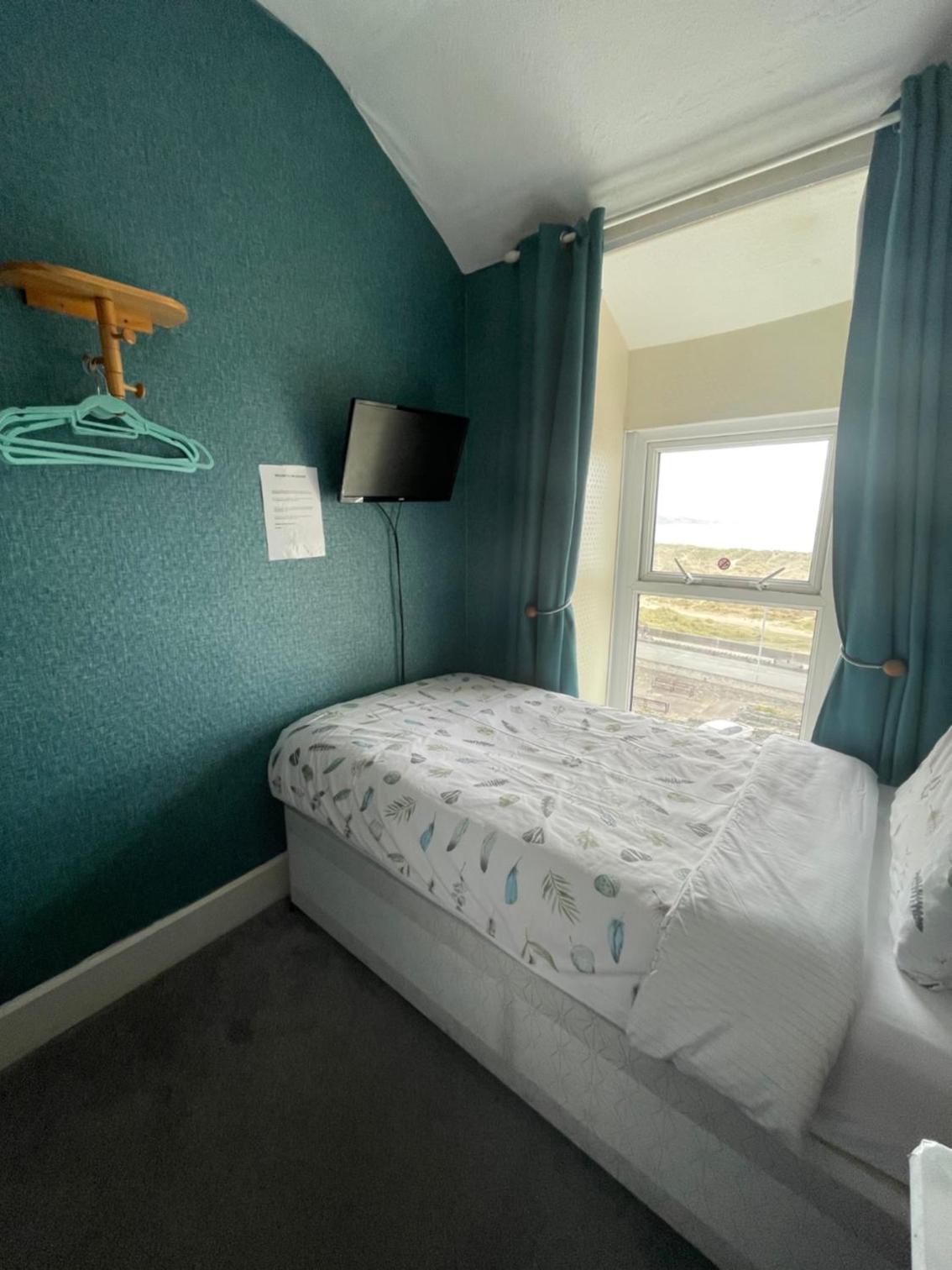 Budget Single Room