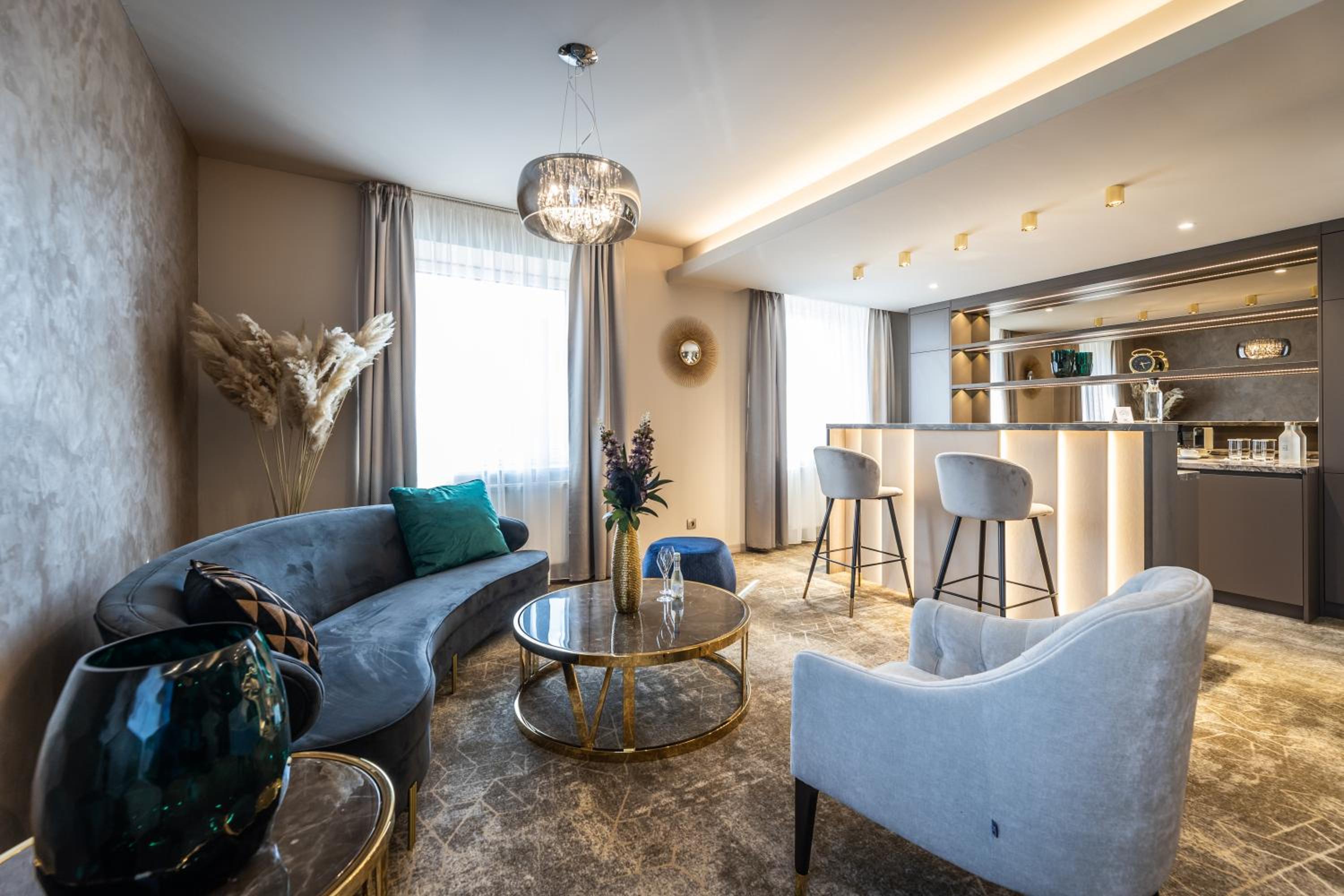 Deluxe Suite - Photo 2