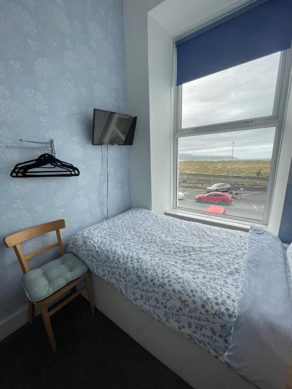 Single Room photo 2