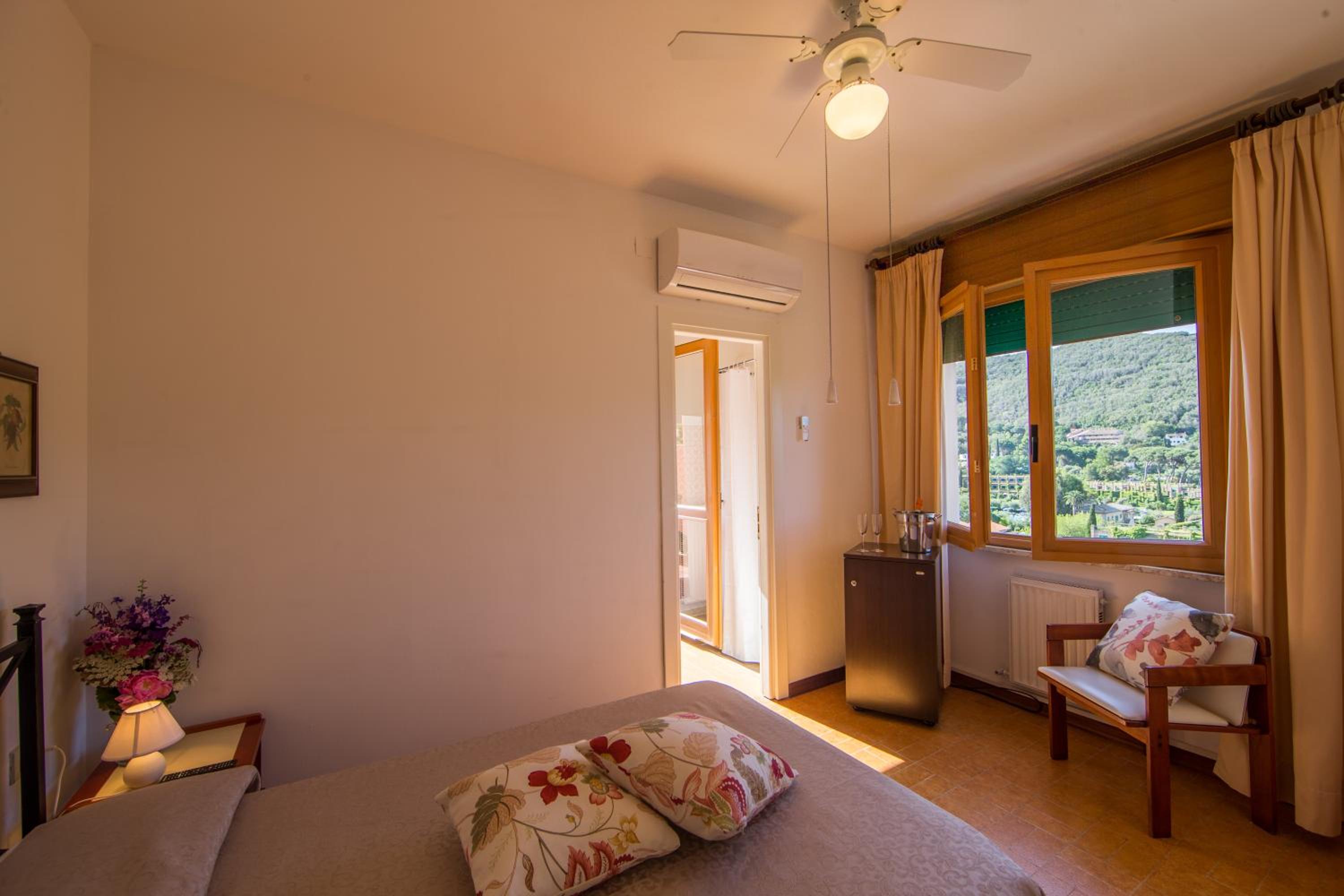 Single Room with Terrace photo 1