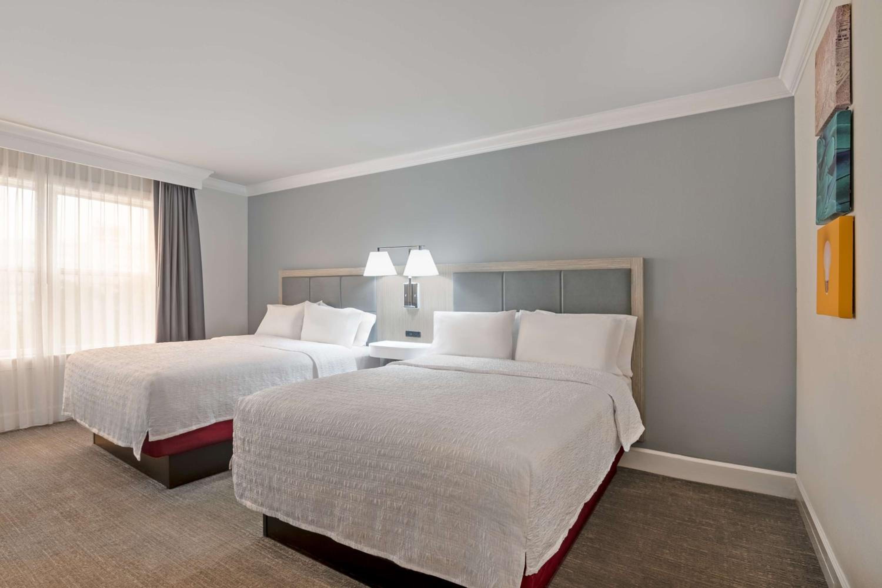 Room with Two Queen Beds - Non-Smoking - Photo 4