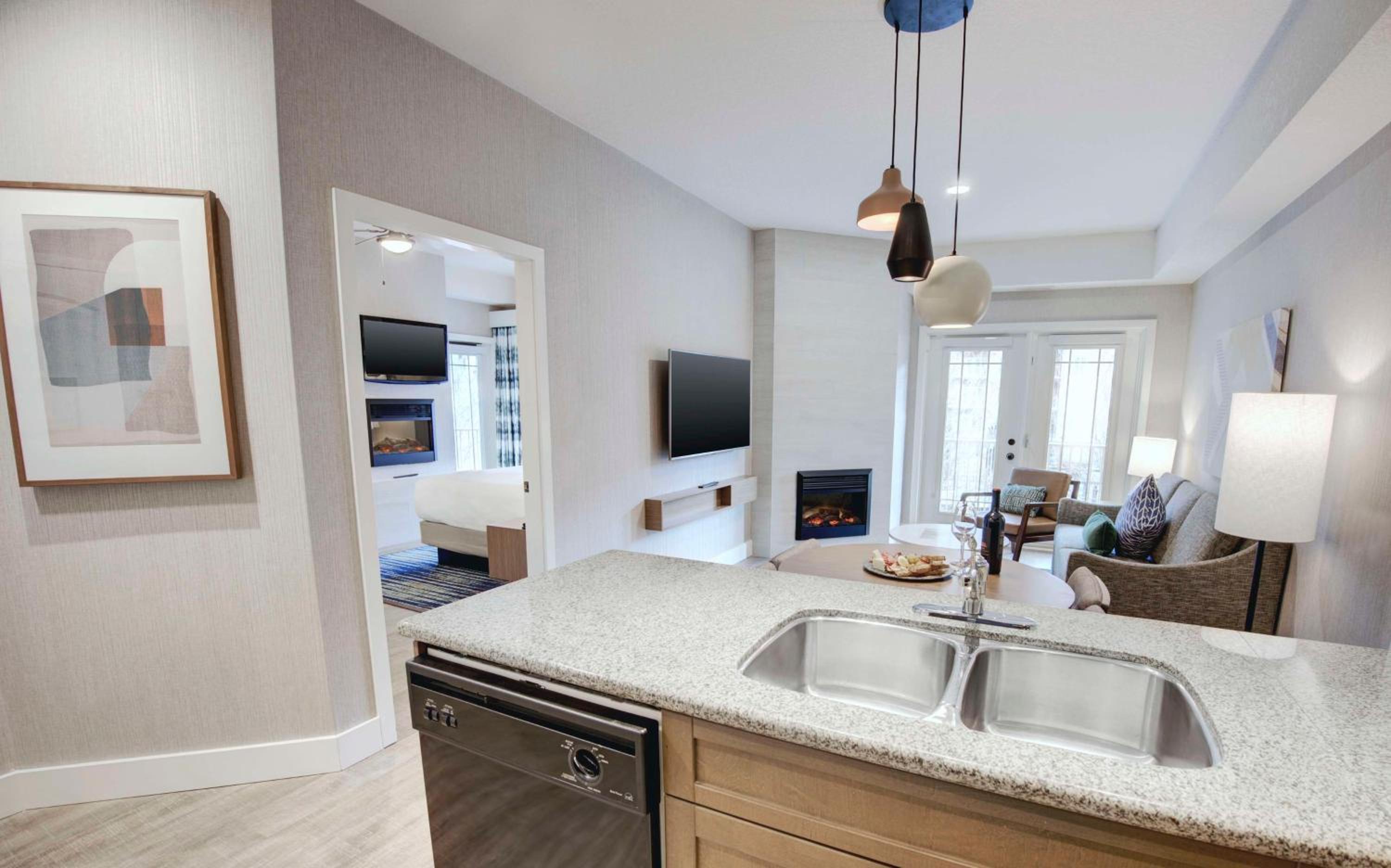 One-Bedroom Corner Apartment with King and Pullout Bed