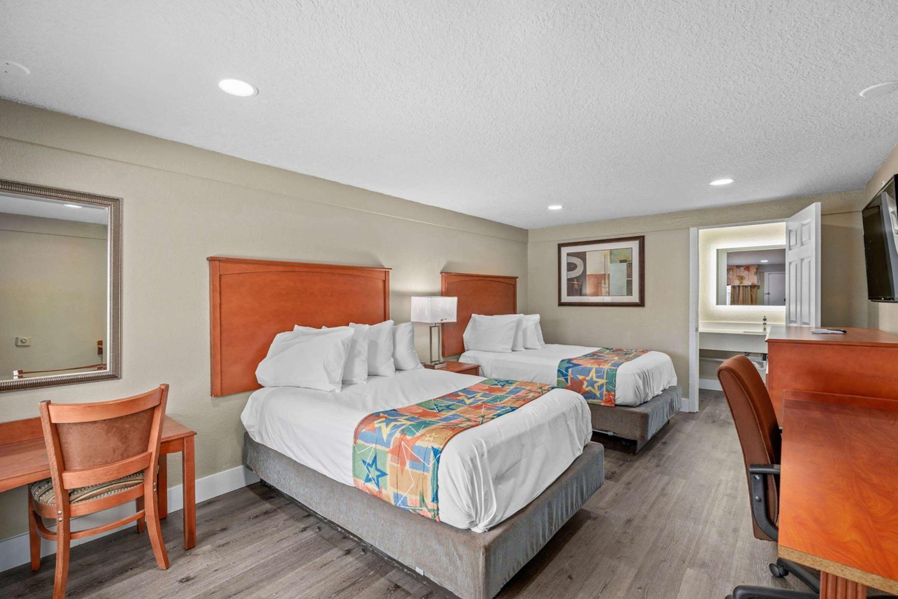 Double Room with Two Double Beds - Non-Smoking