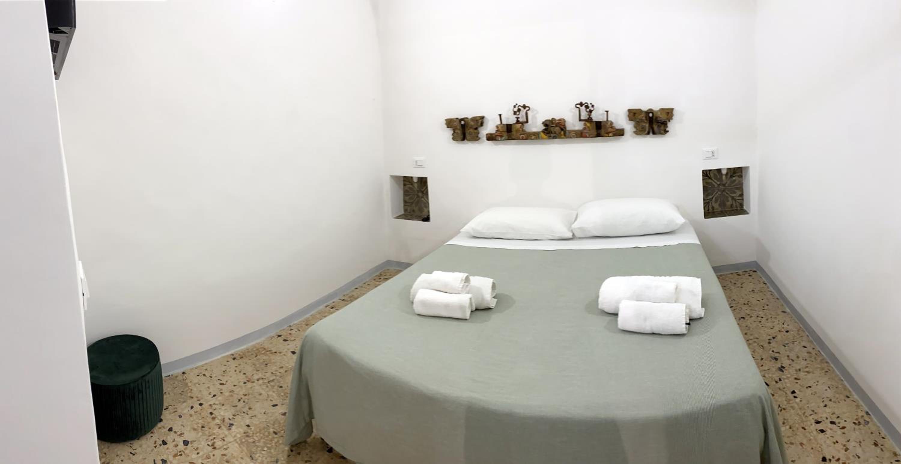 Deluxe Suite with Spa Bath photo 1