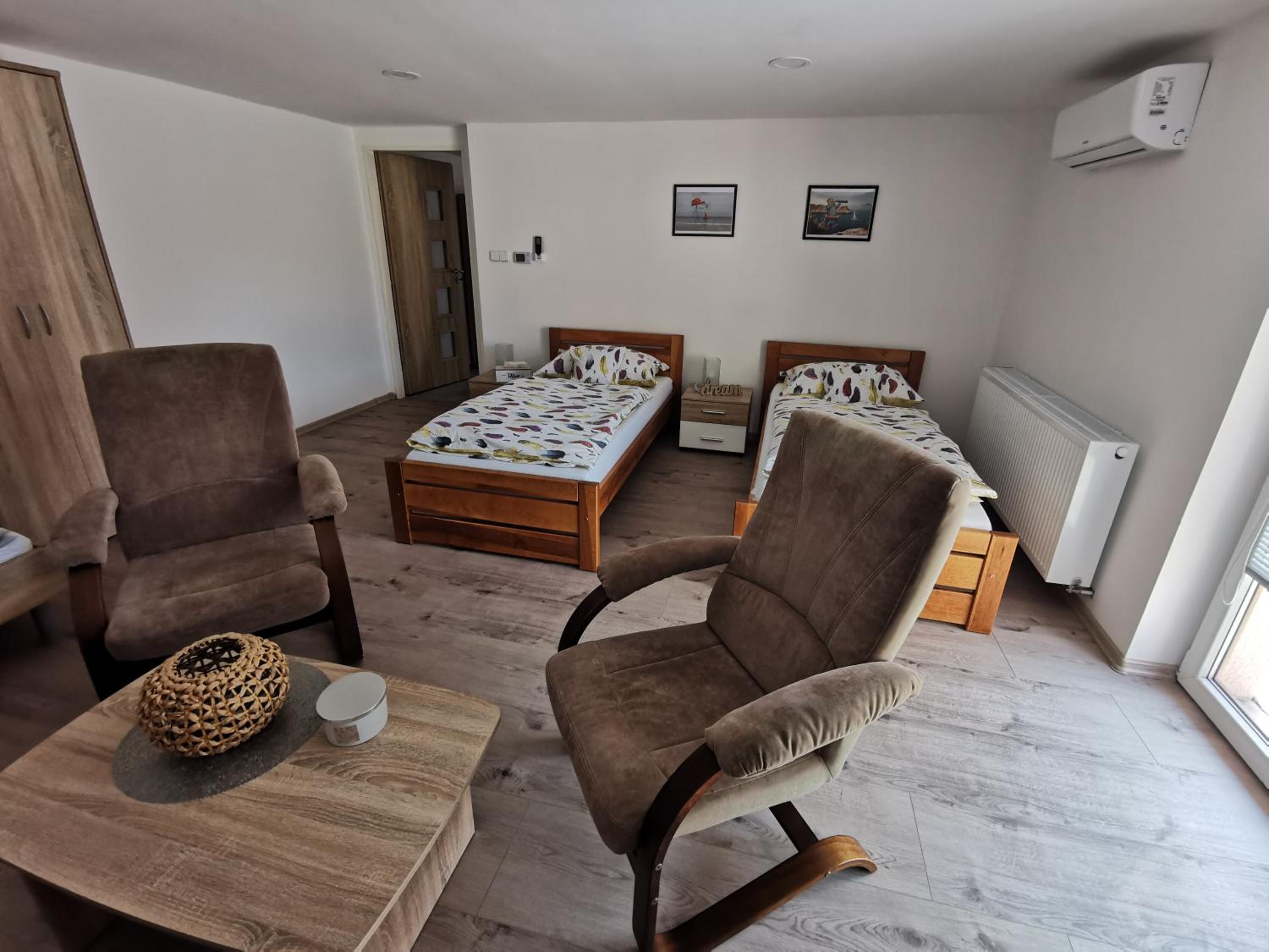Apartment - Ground Floor photo 2
