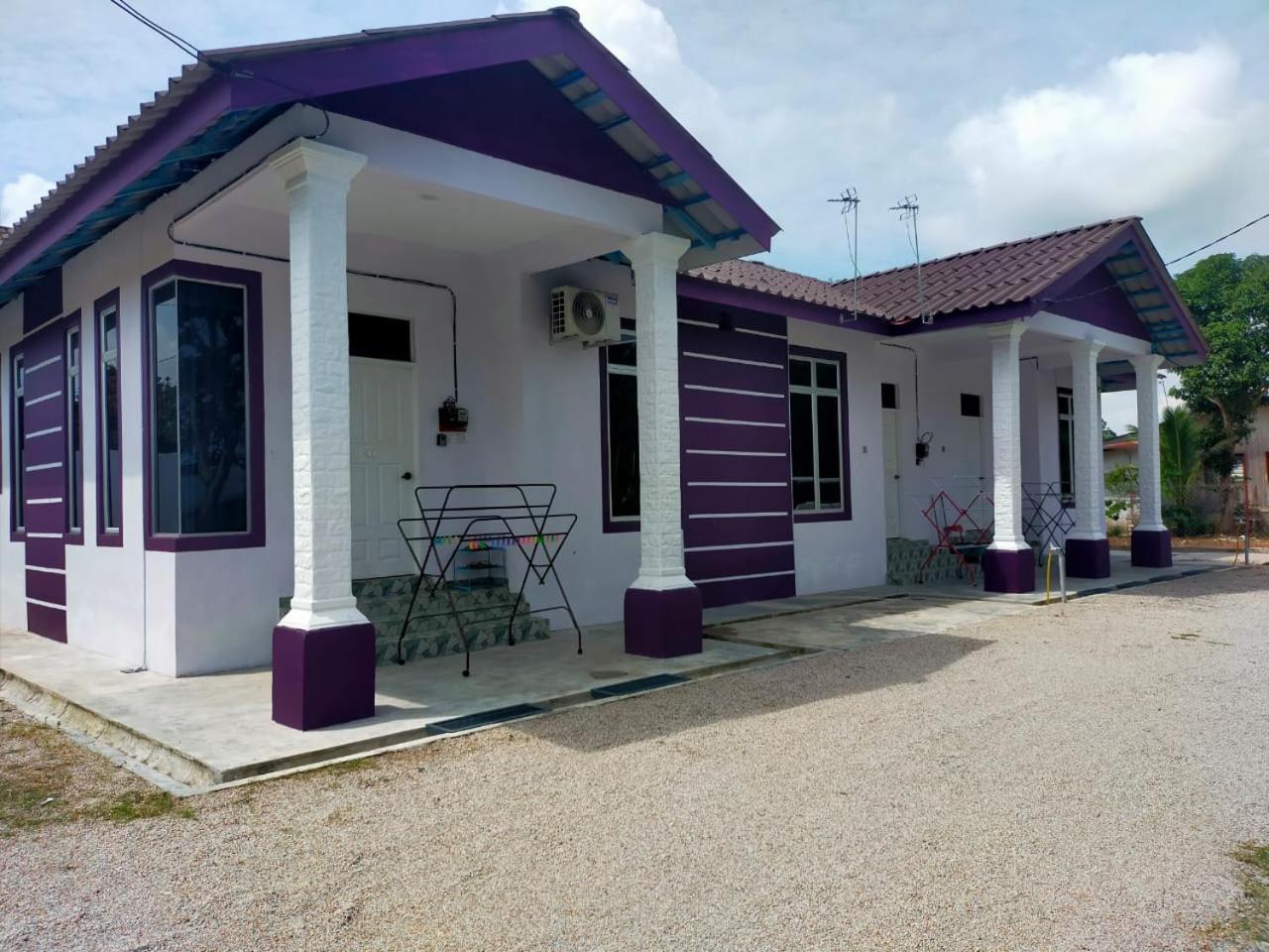 Three-Bedroom House photo 3