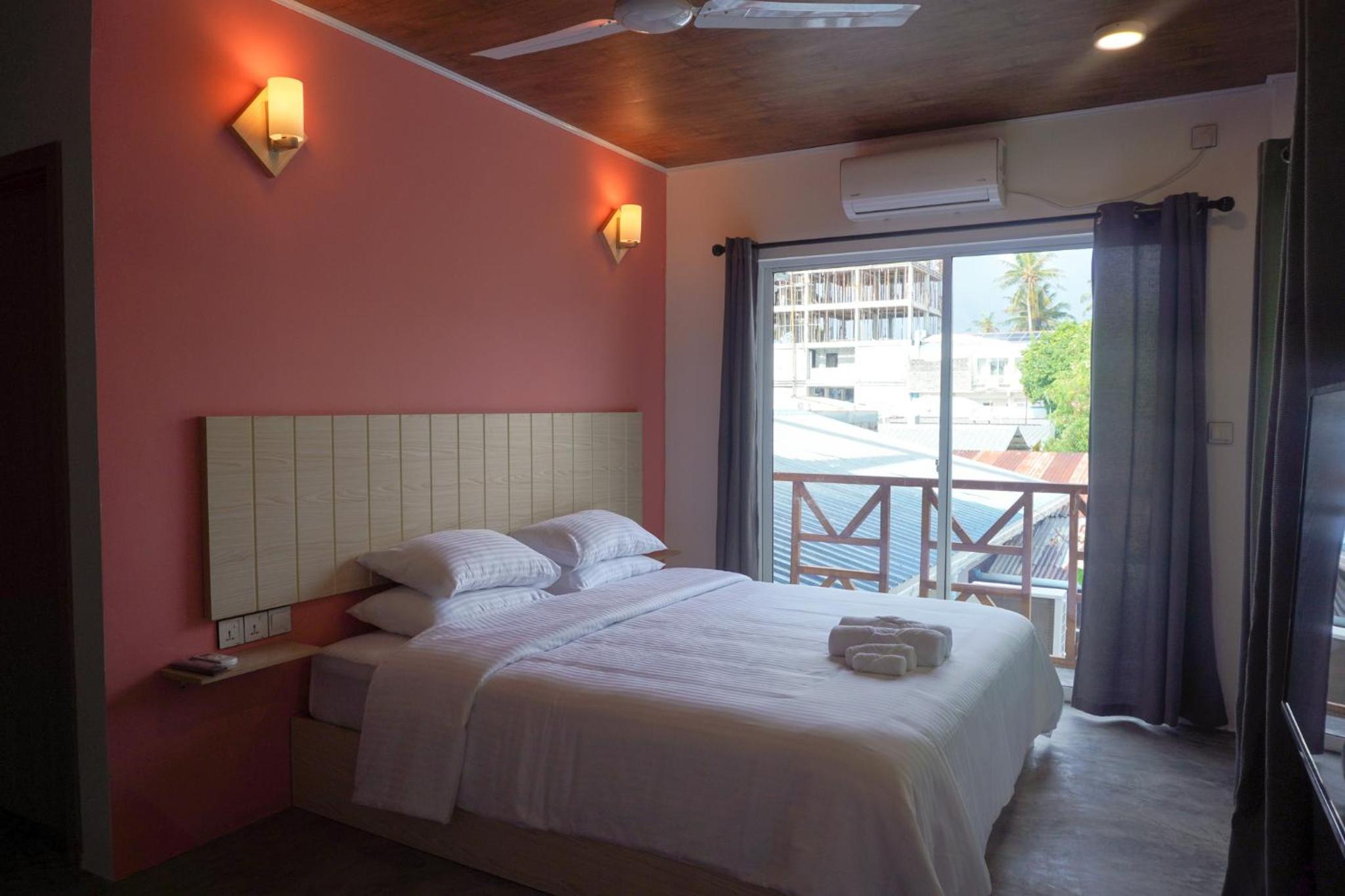 King Room With Balcony