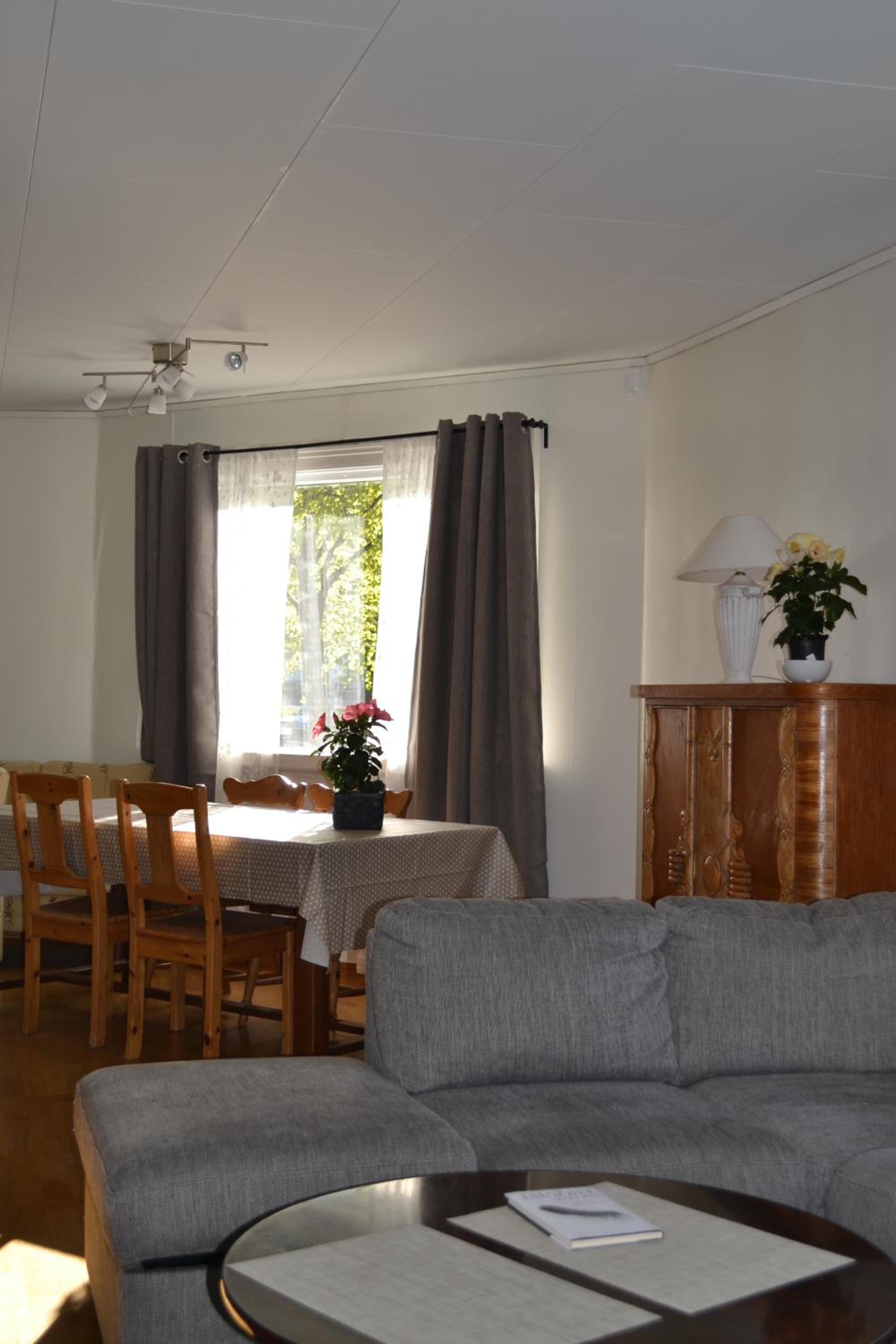 One-Bedroom Apartment - Photo 3