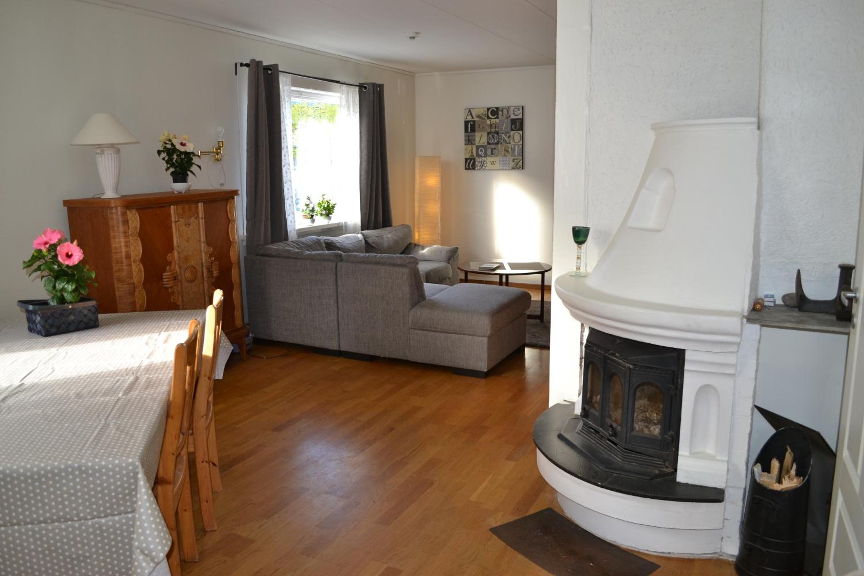 One-Bedroom Apartment - Photo 7