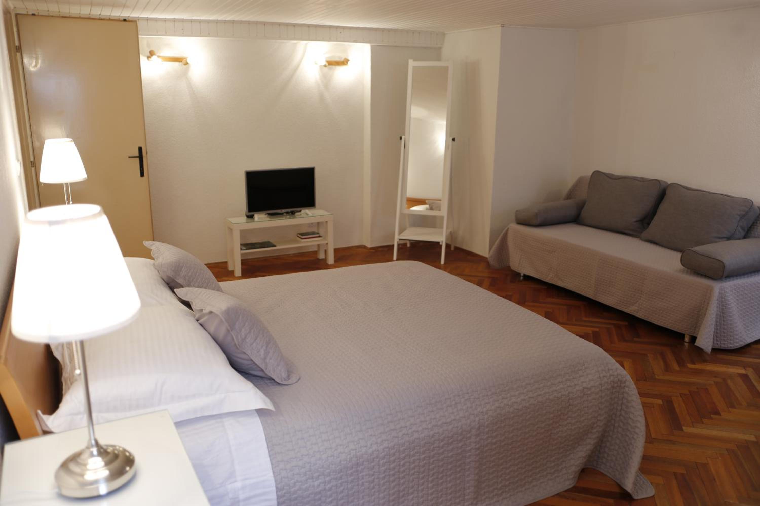 Apartment - Split Level
