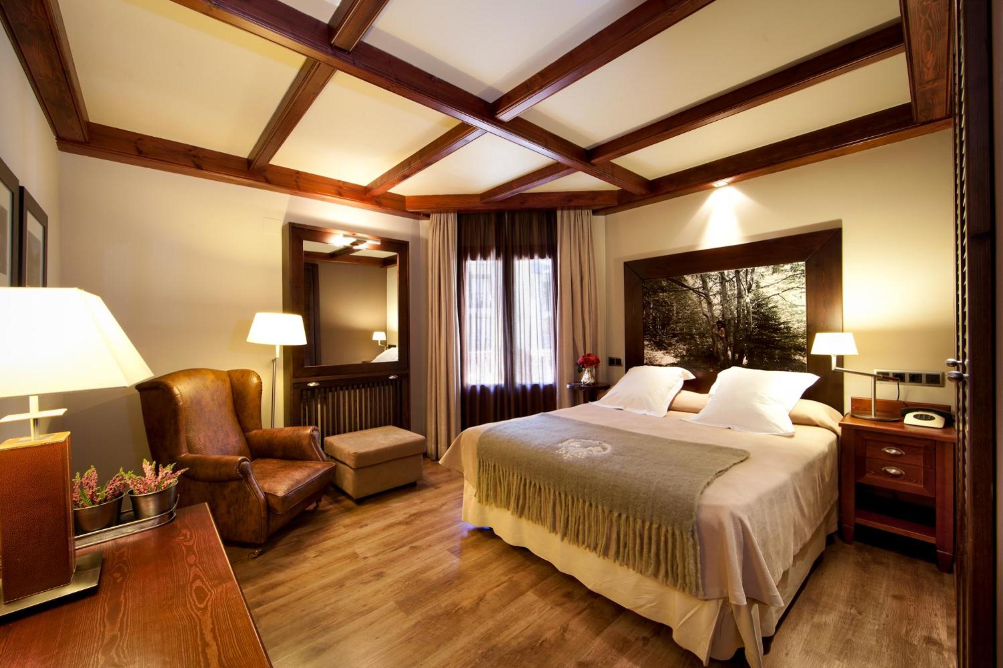 Superior Double or Twin Room photo 3