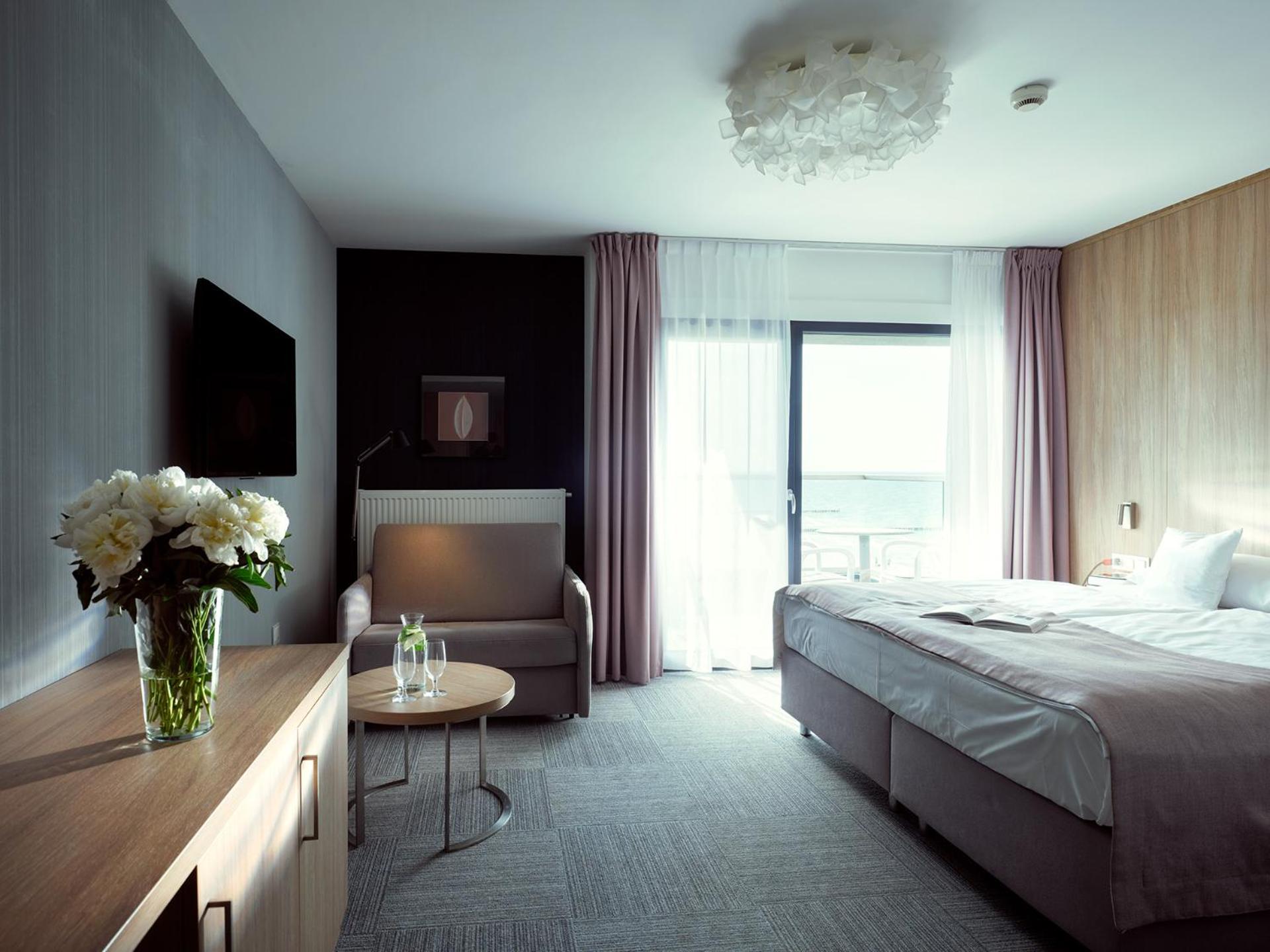 Double Room with Side Sea View photo 1
