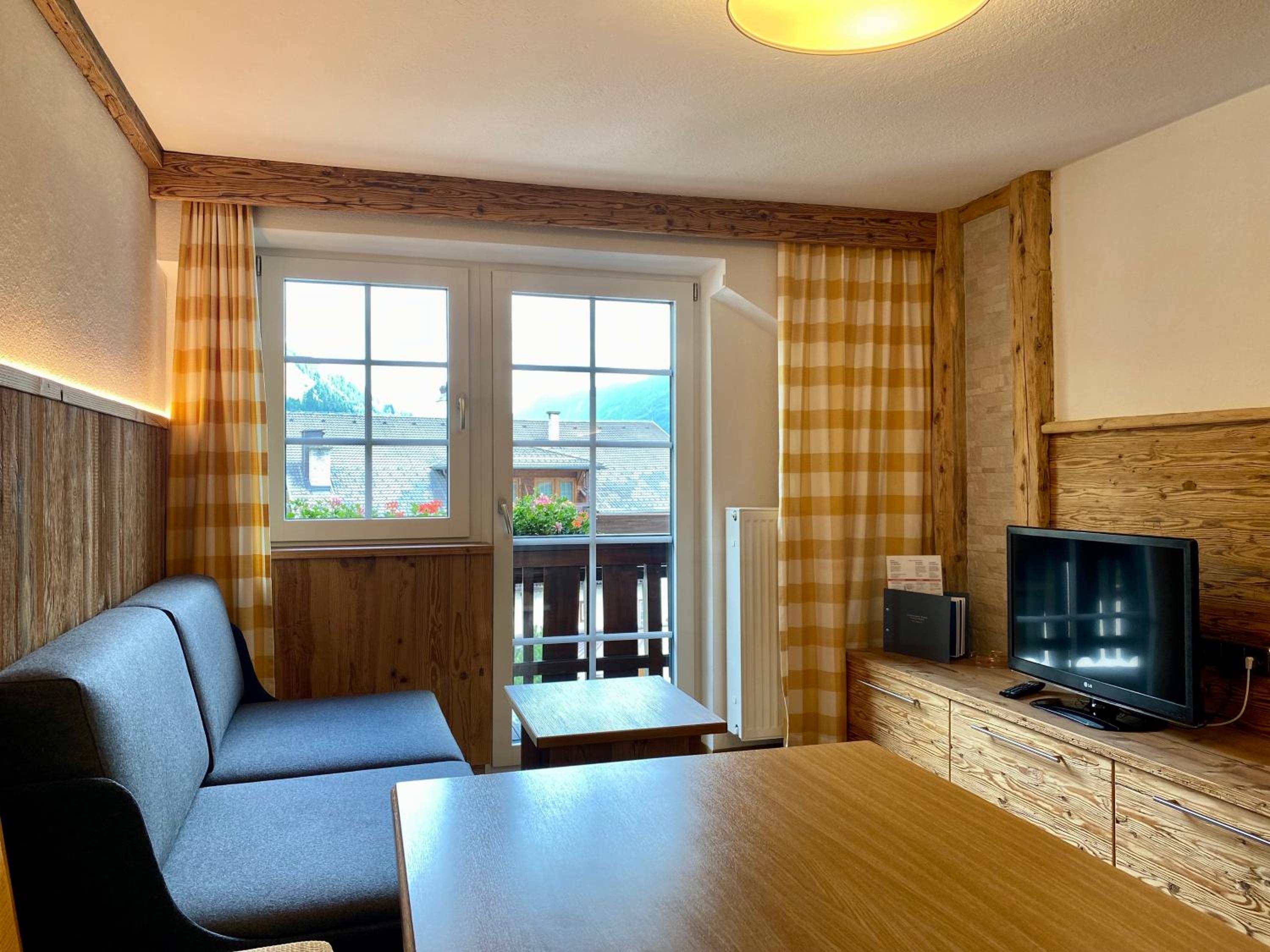 One-Bedroom Apartment with Balcony photo 1