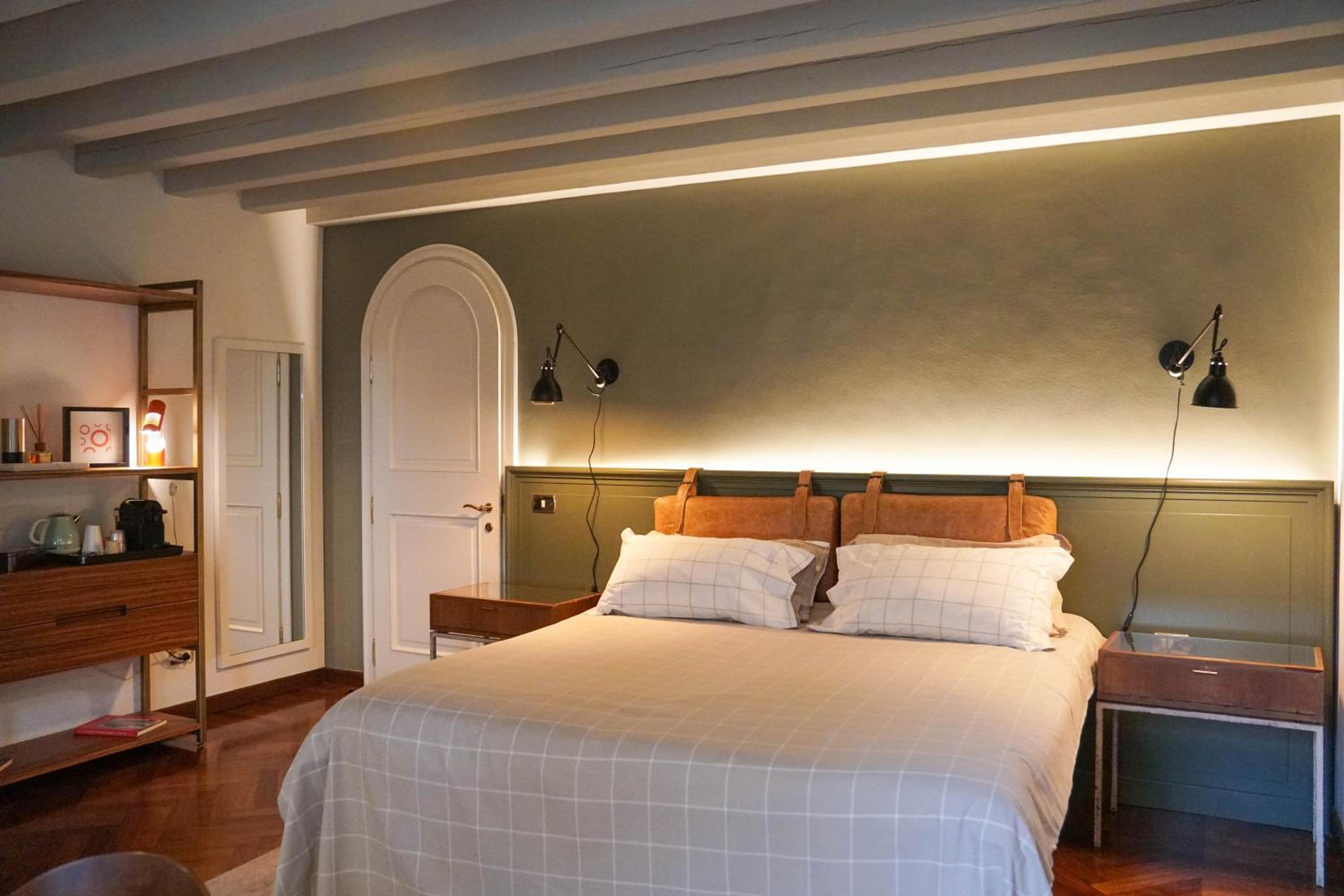 Deluxe Double Room - Photo 2