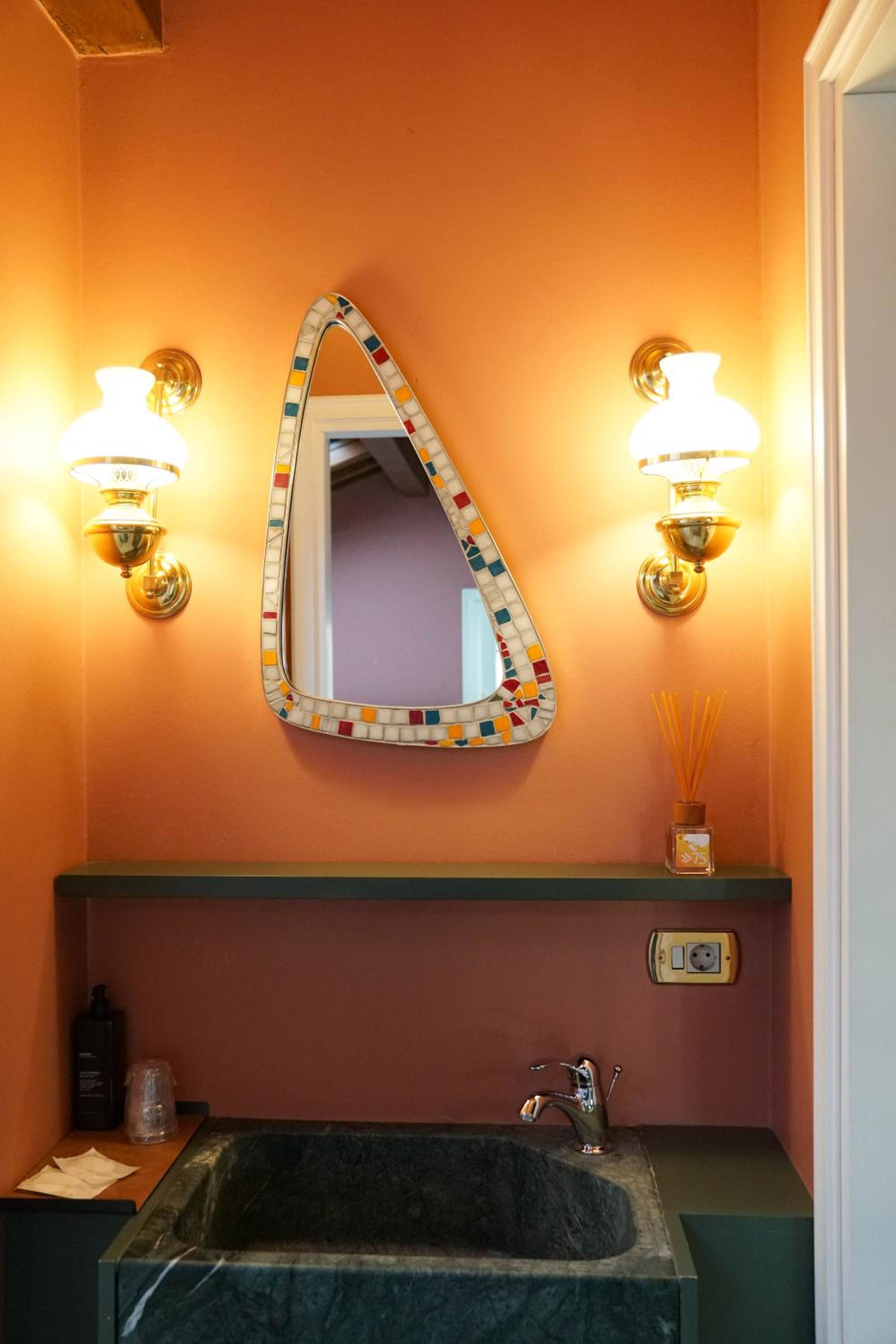 Small Double Room - Photo 6
