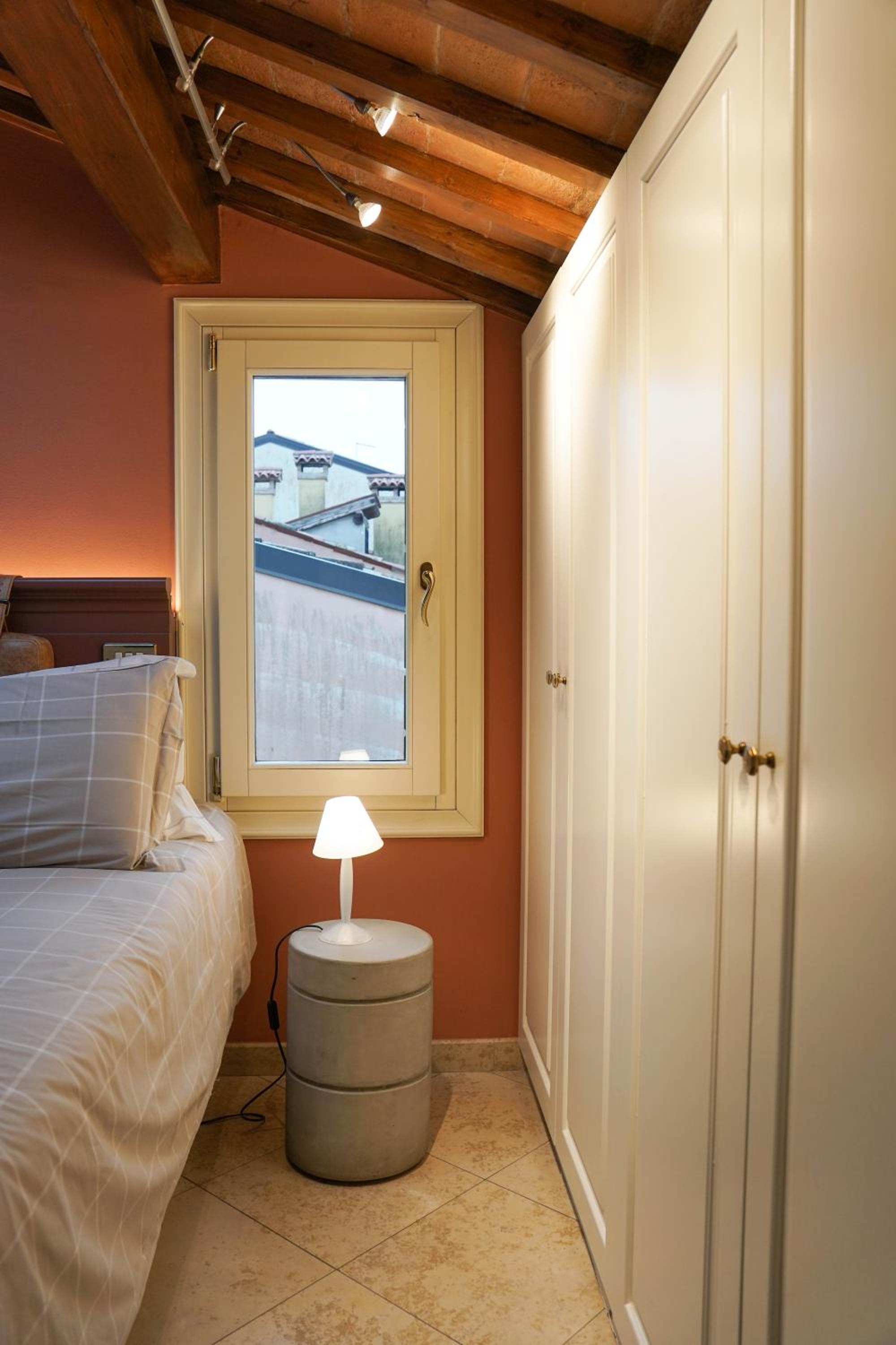 Small Double Room - Photo 2