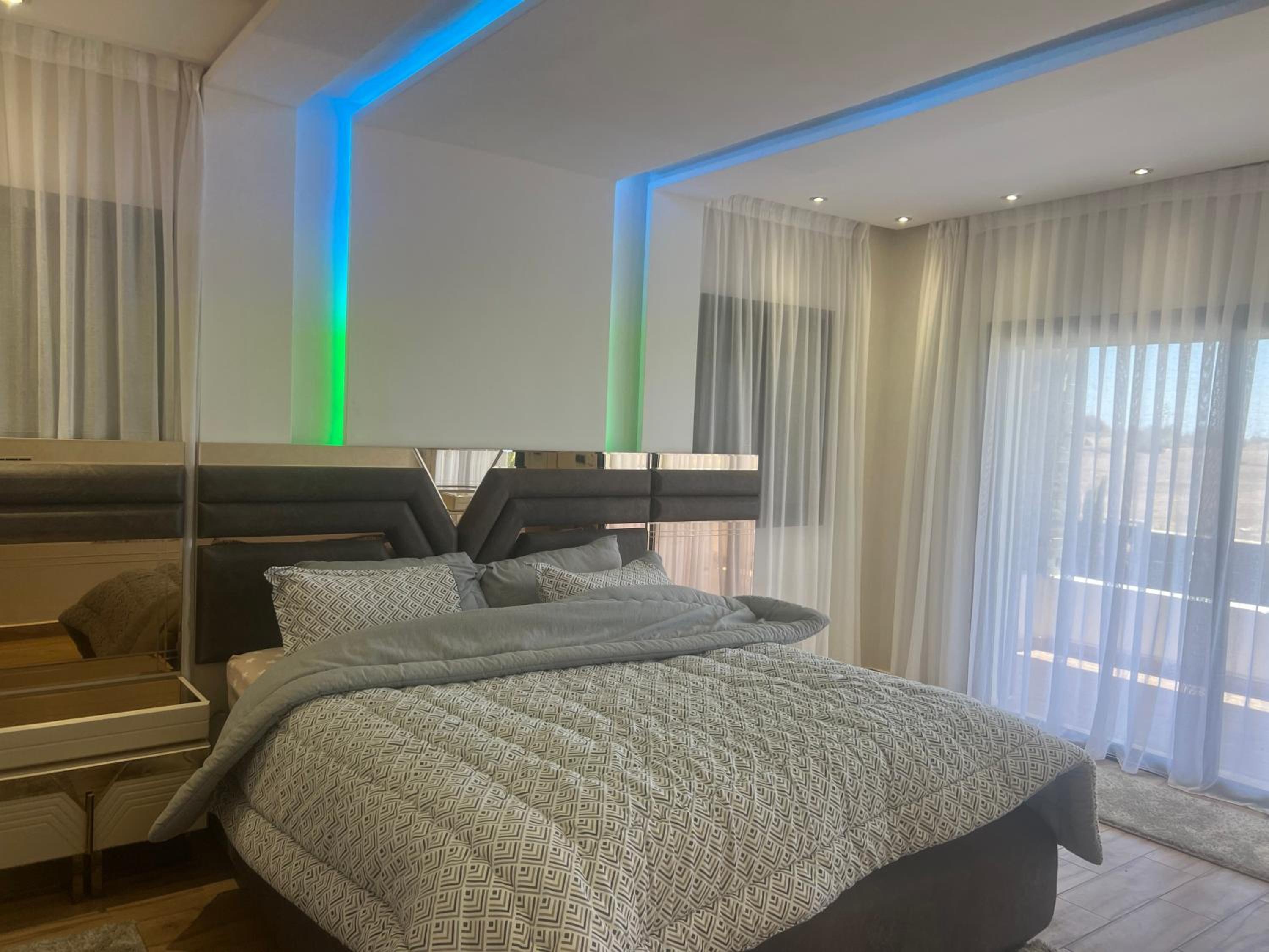 Three-Bedroom Villa photo 1