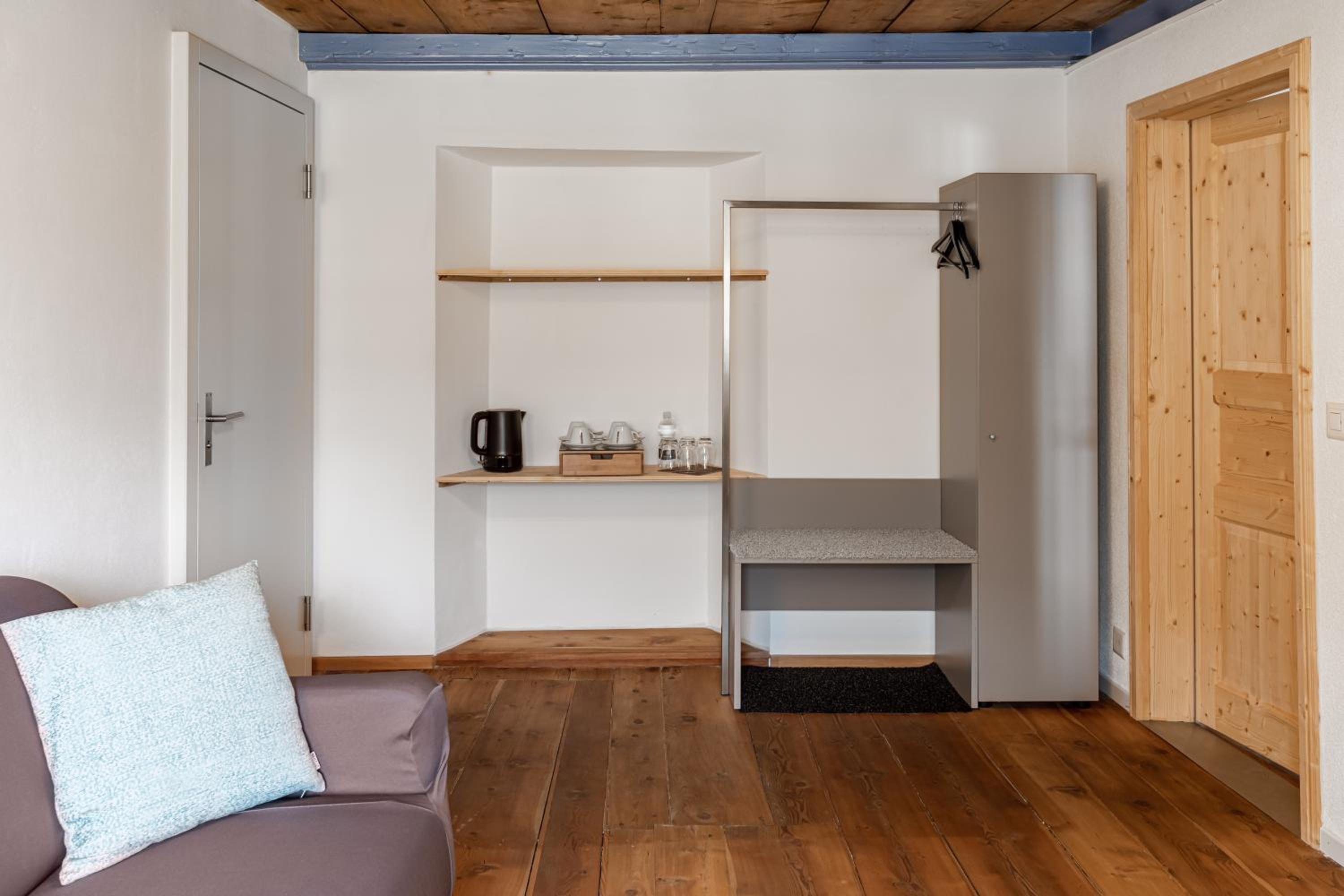 Suite - Photo 12