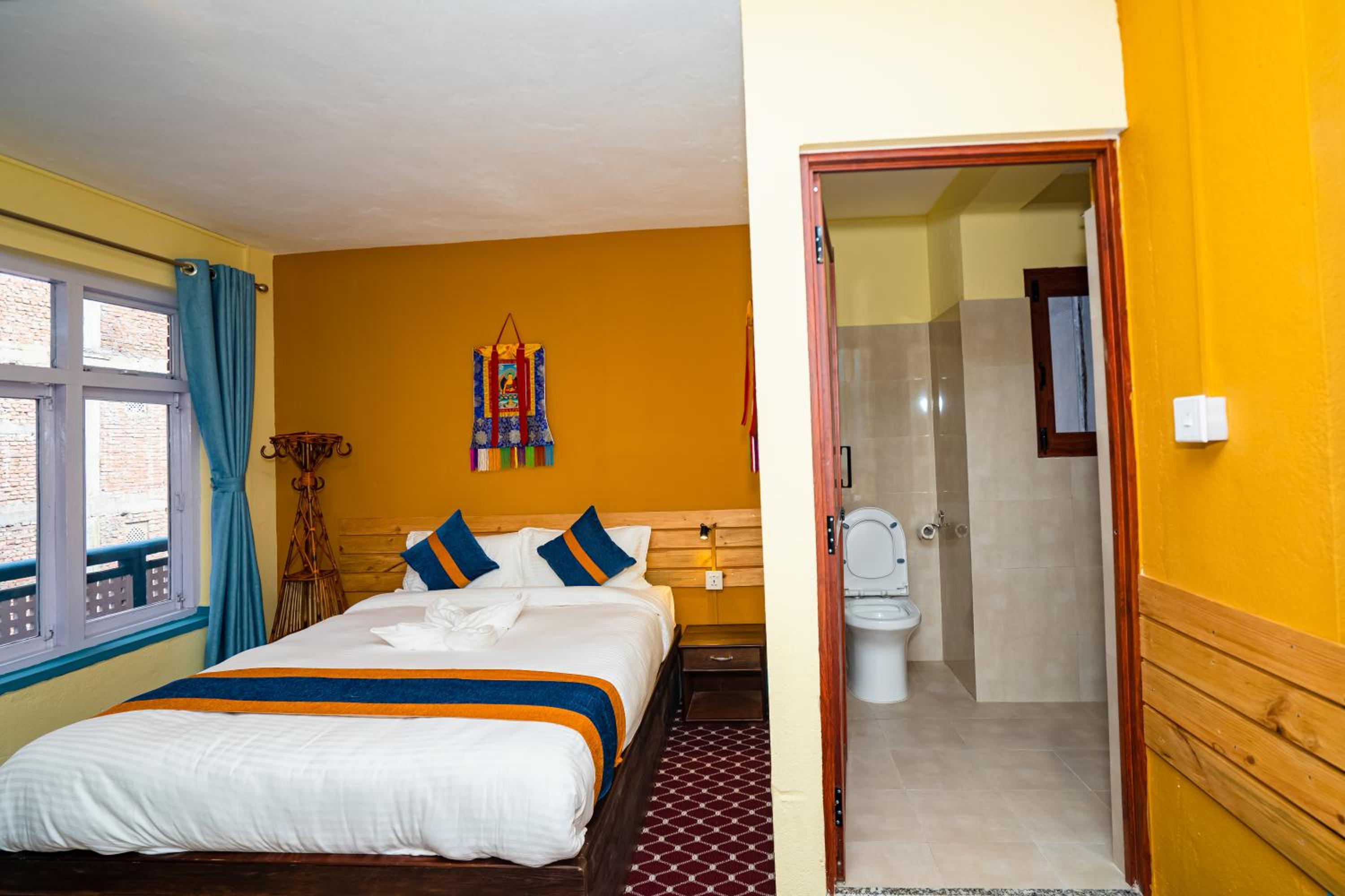 Budget Double Room - Photo 13