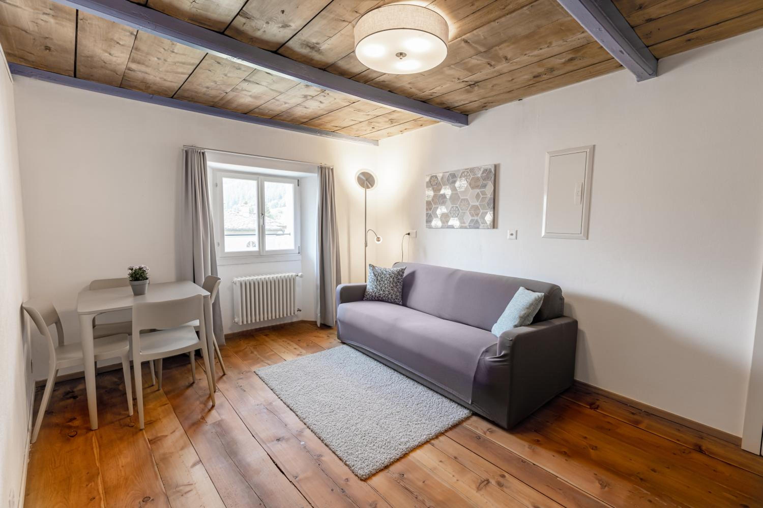 Suite - Photo 11