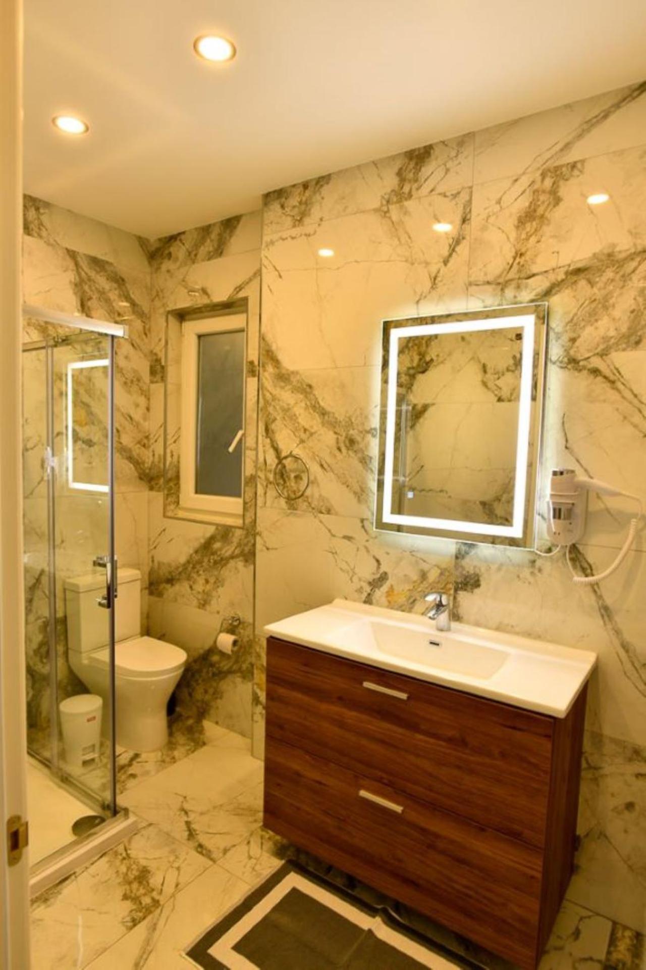 Double or Twin Room photo 3