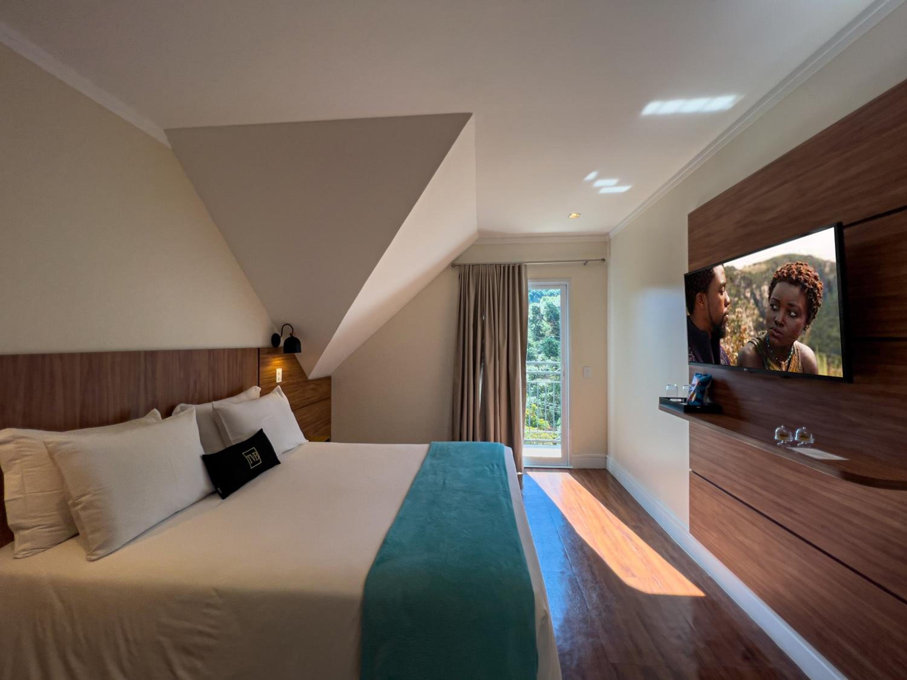 Deluxe Double Room with Balcony photo 1