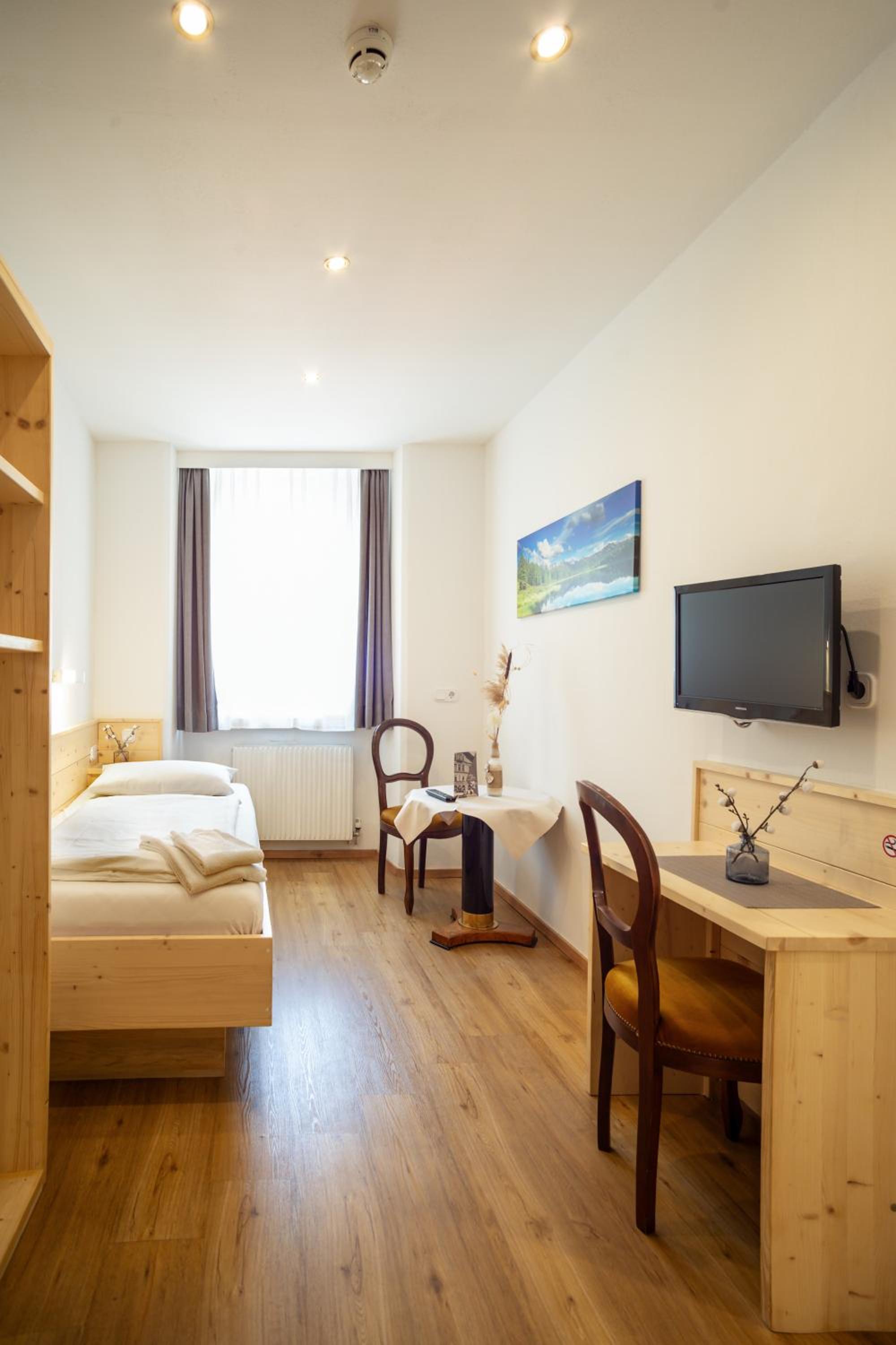 Single Room photo 2
