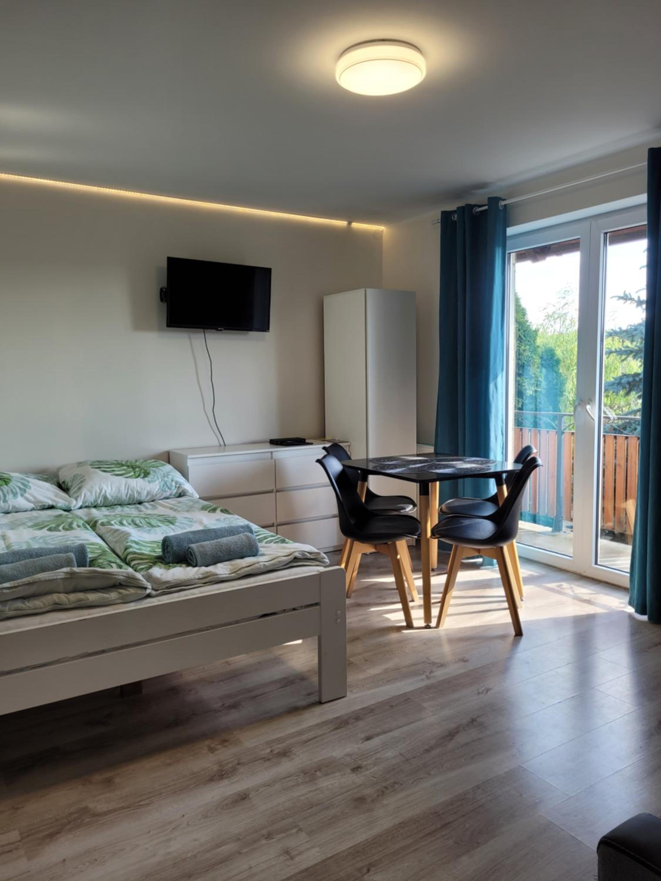 One-Bedroom Apartment - Photo 11