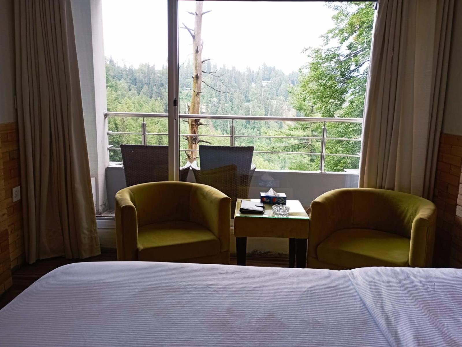 Standard Twin Room with Sofa photo 3