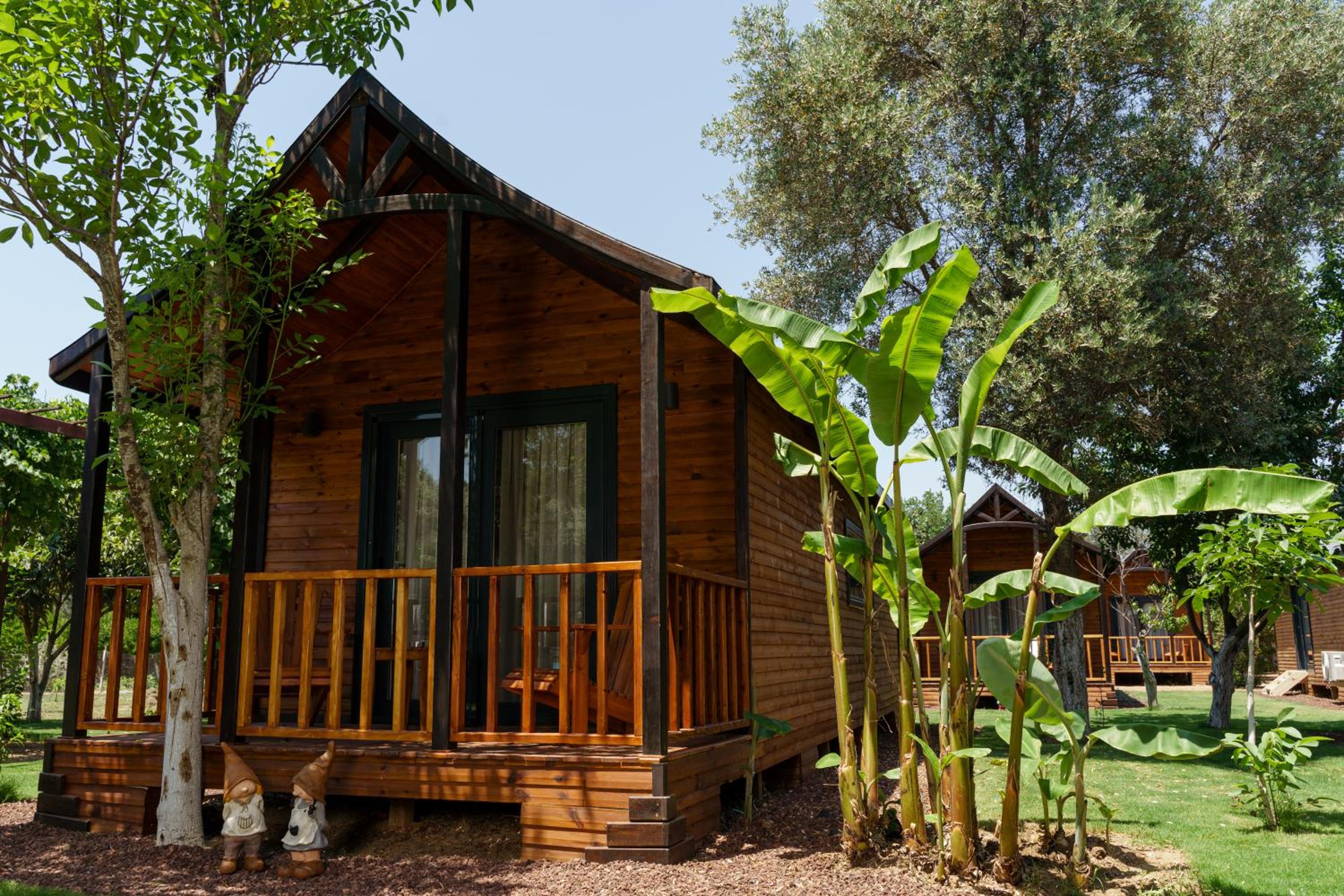 Bungalow with Garden View