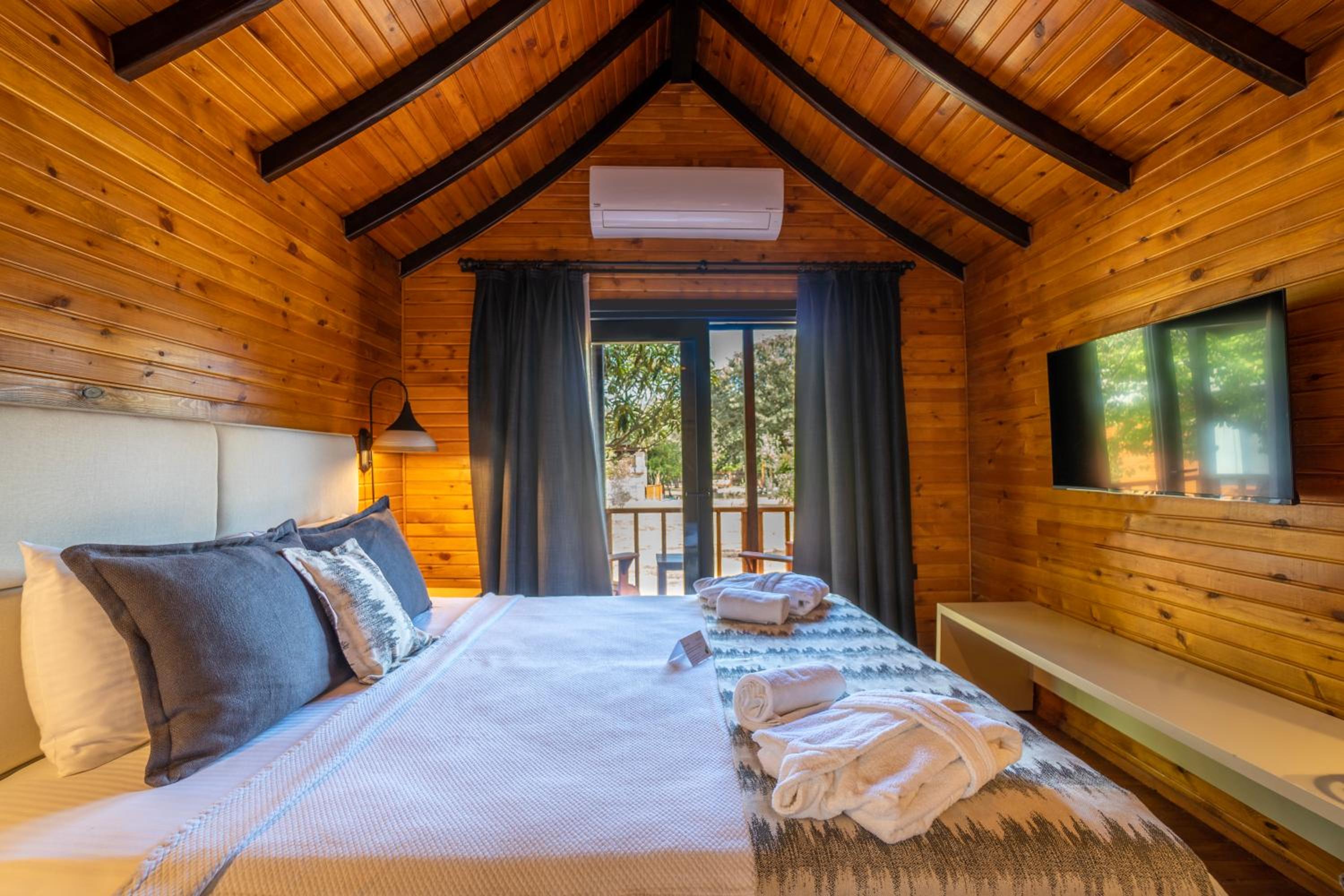 Deluxe Bungalow