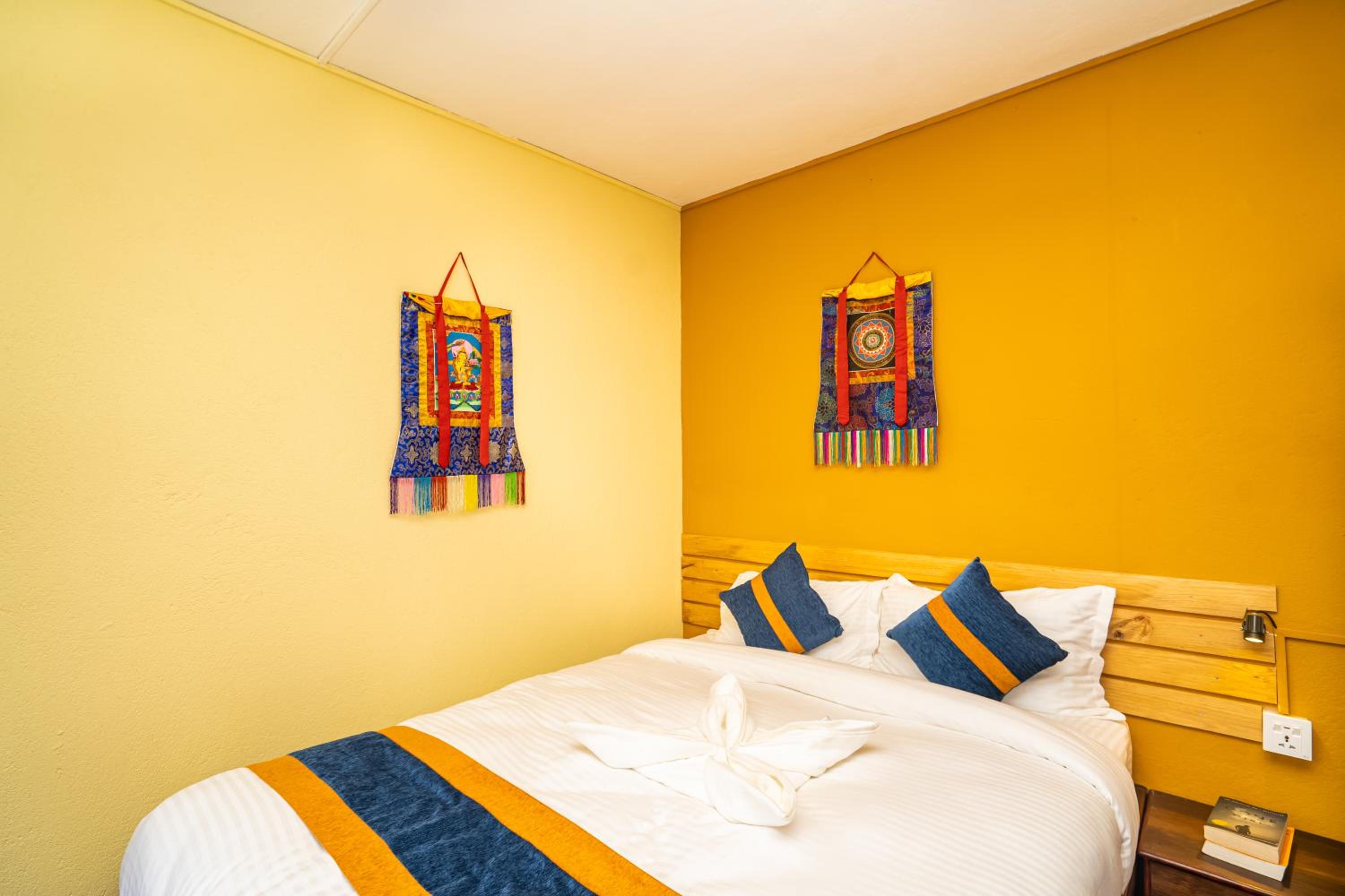 Budget Double Room - Photo 18