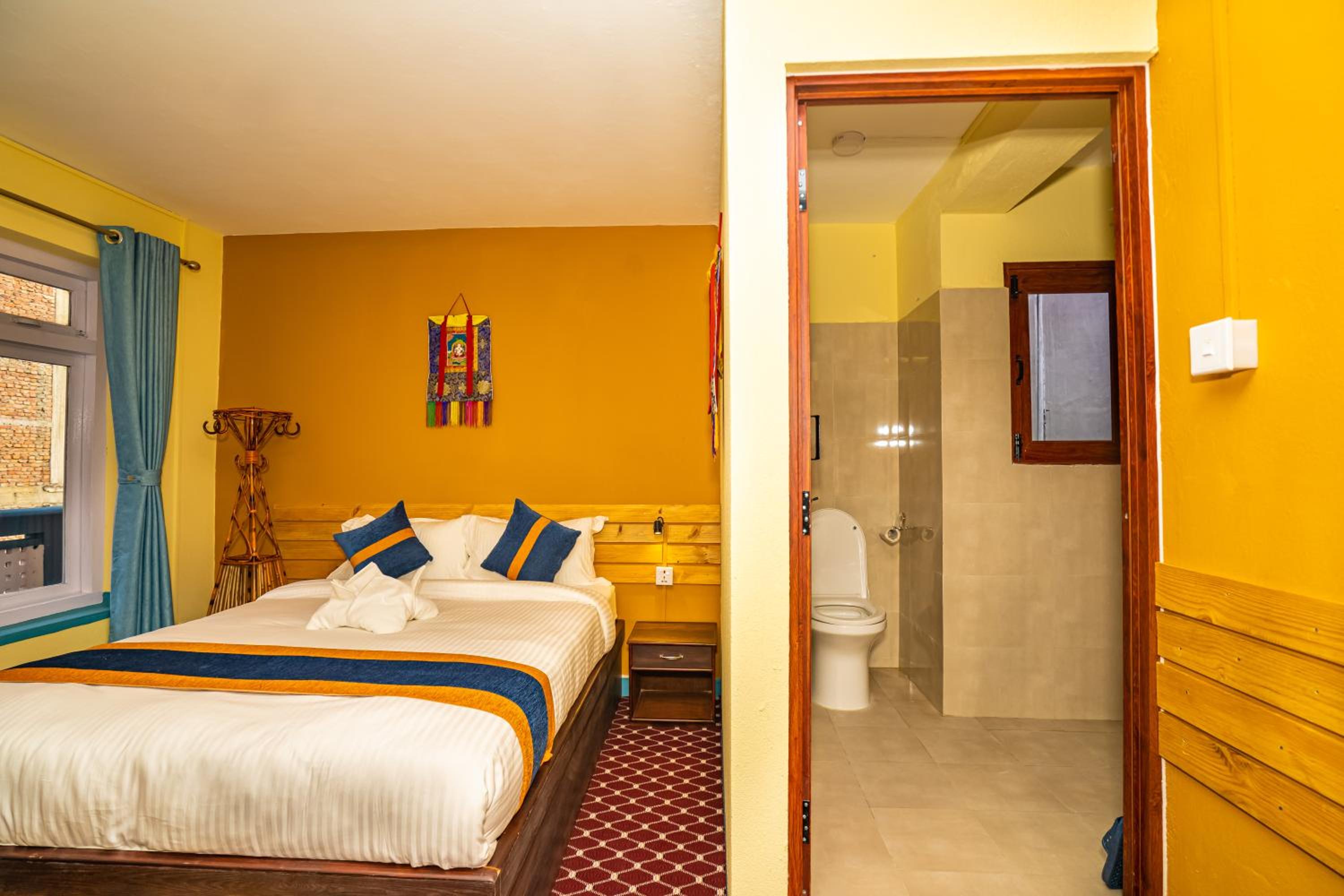 Budget Double Room - Photo 23