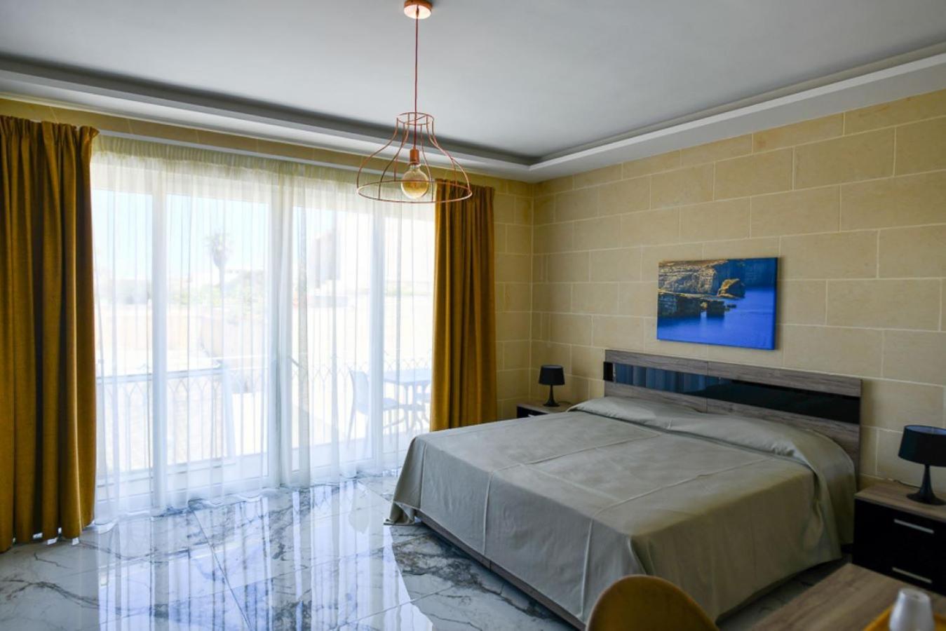 Double or Twin Room with Balcony photo 3