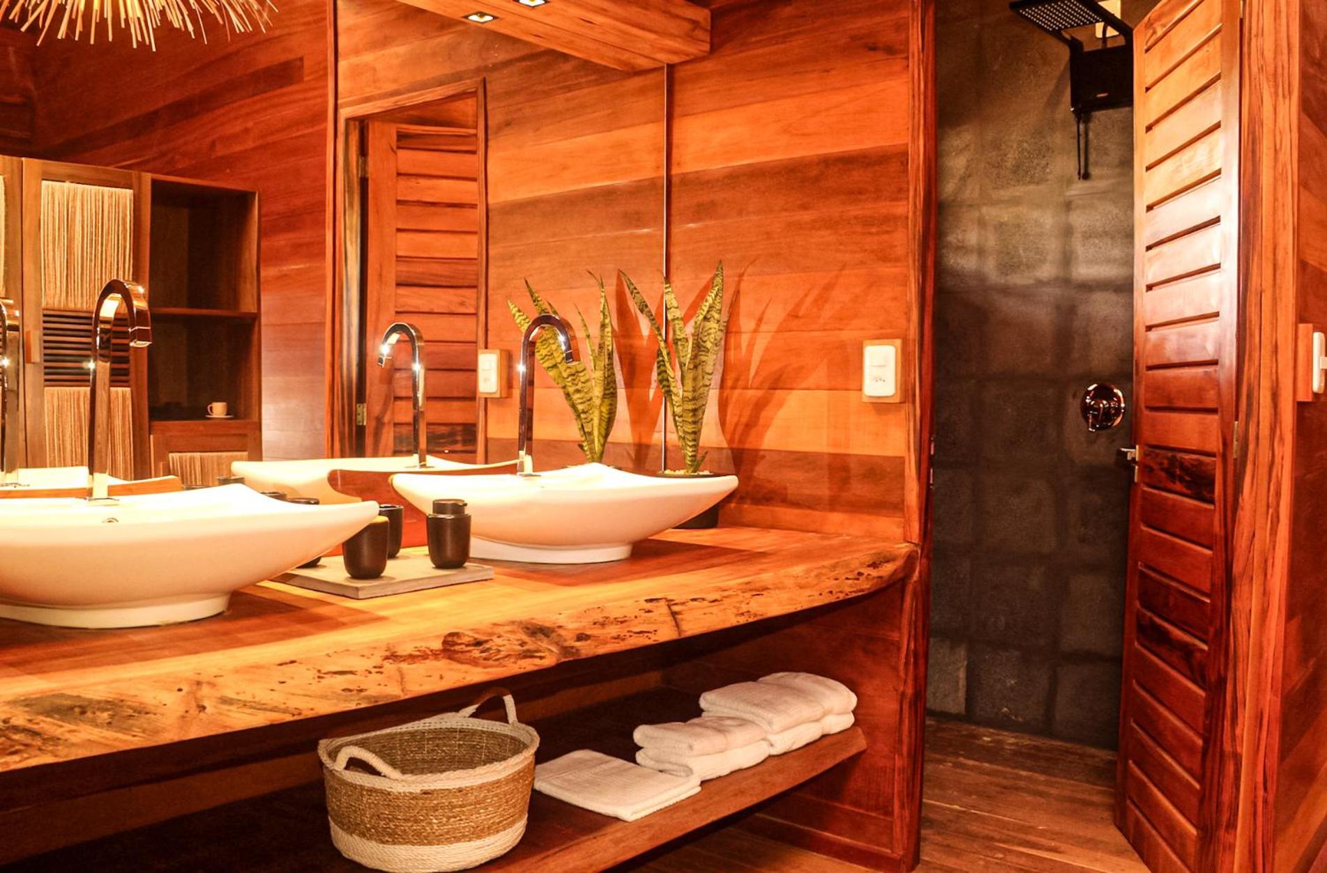 Superior King Room - Photo 7