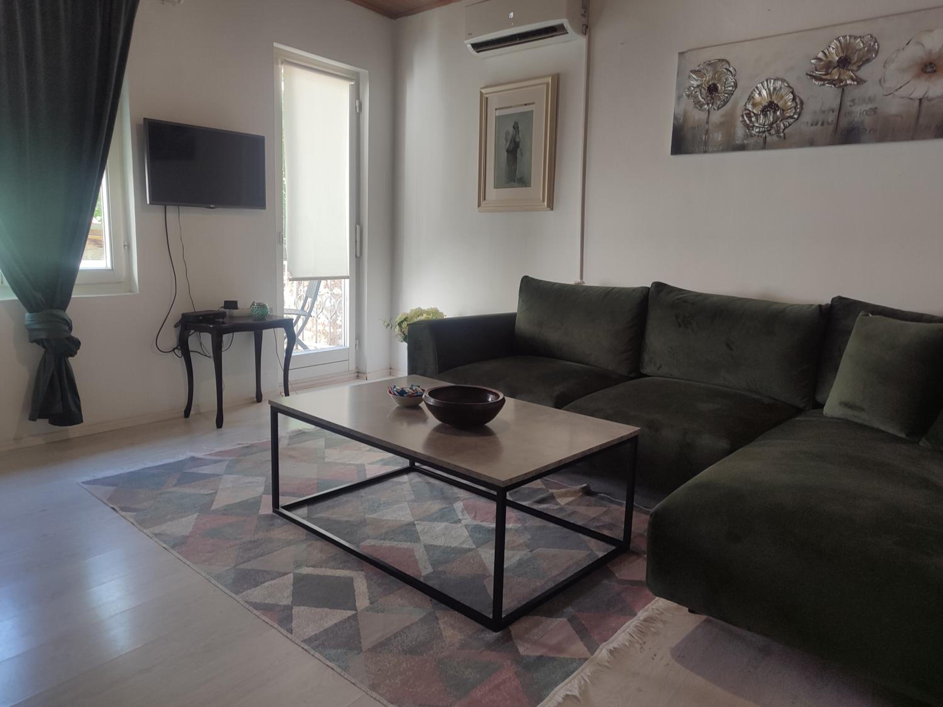 Apartment with Balcony photo 3