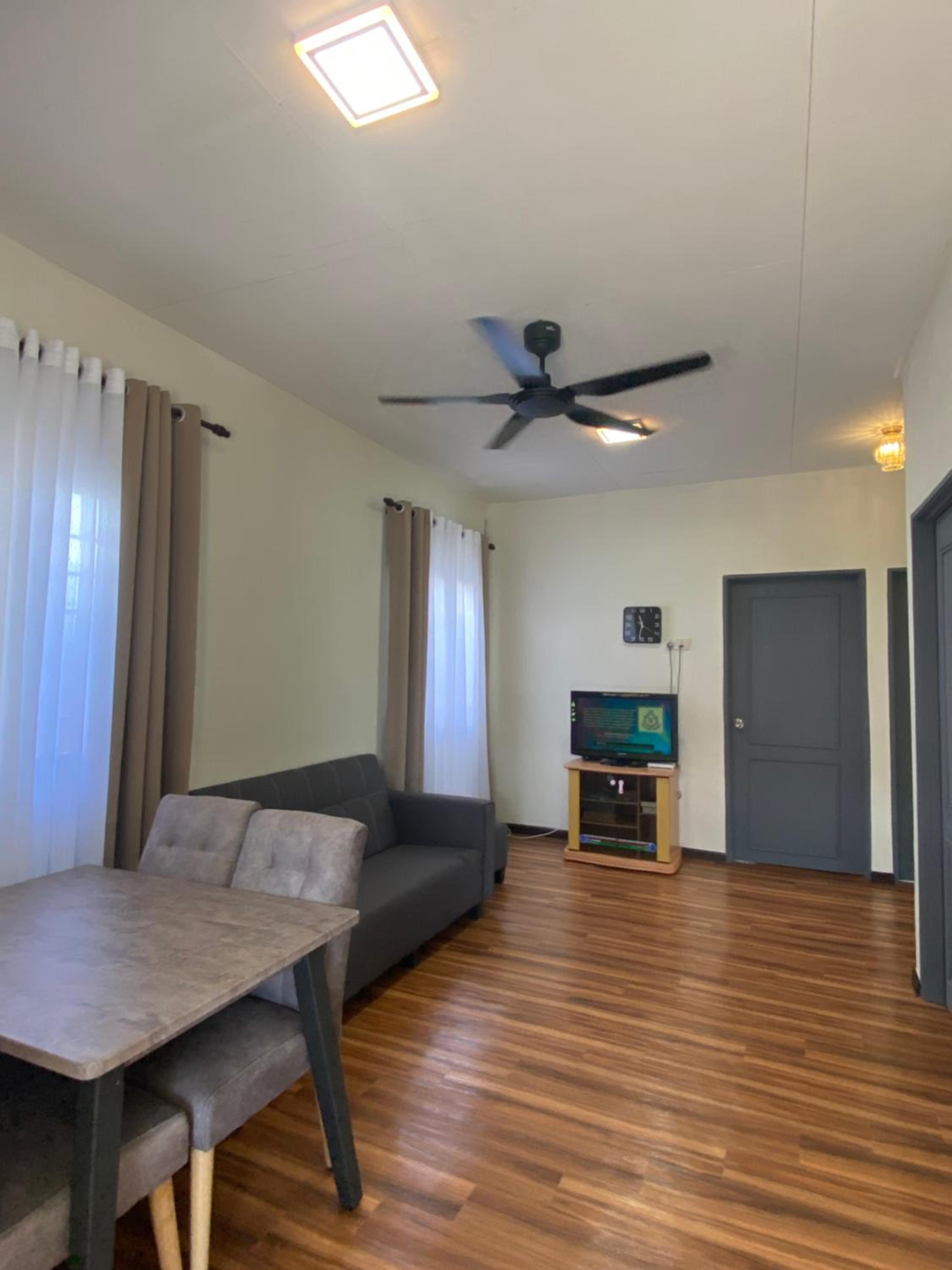 Three-Bedroom House photo 2