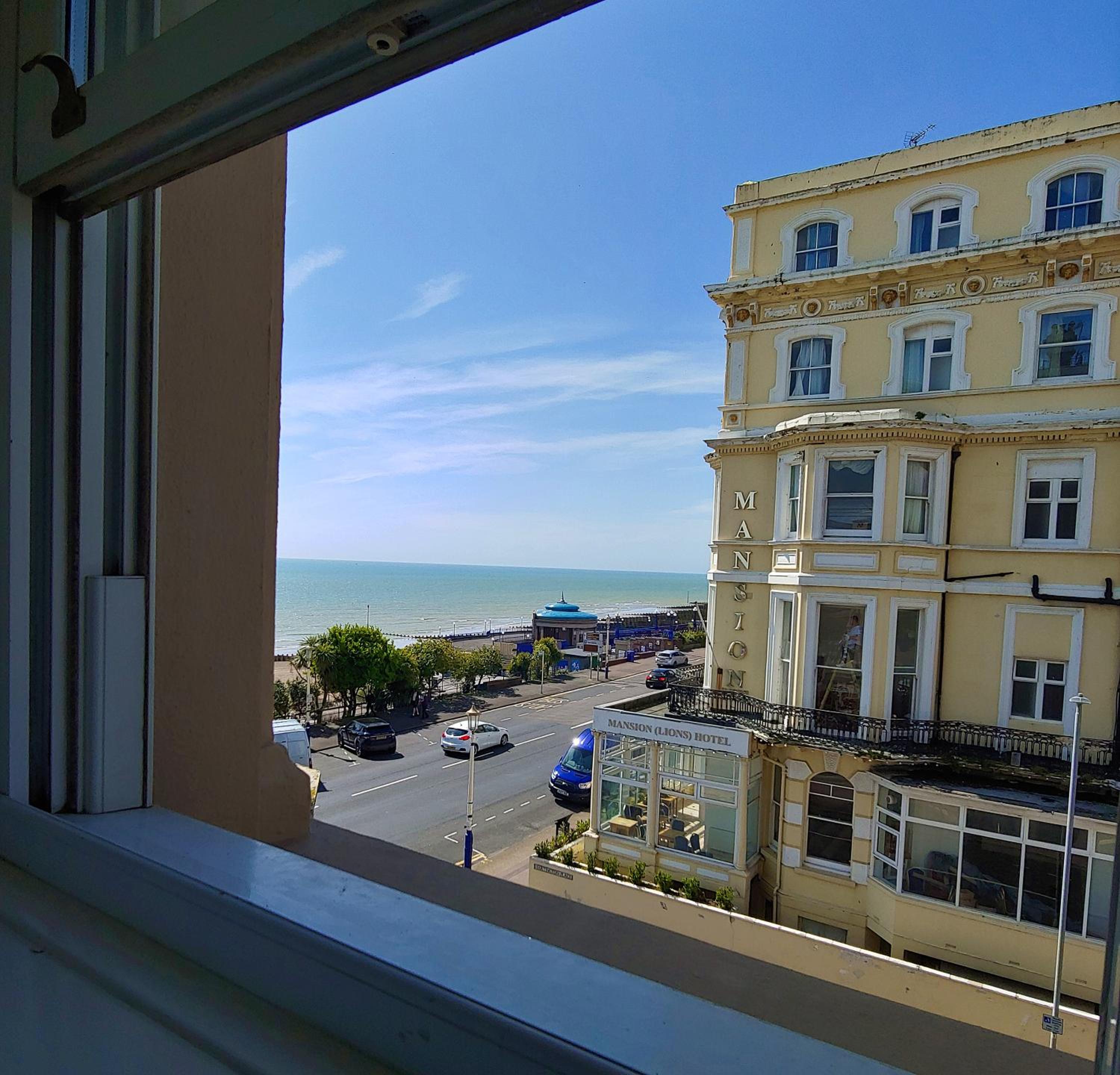 Deluxe Double Room, Partial Sea View - Photo 10
