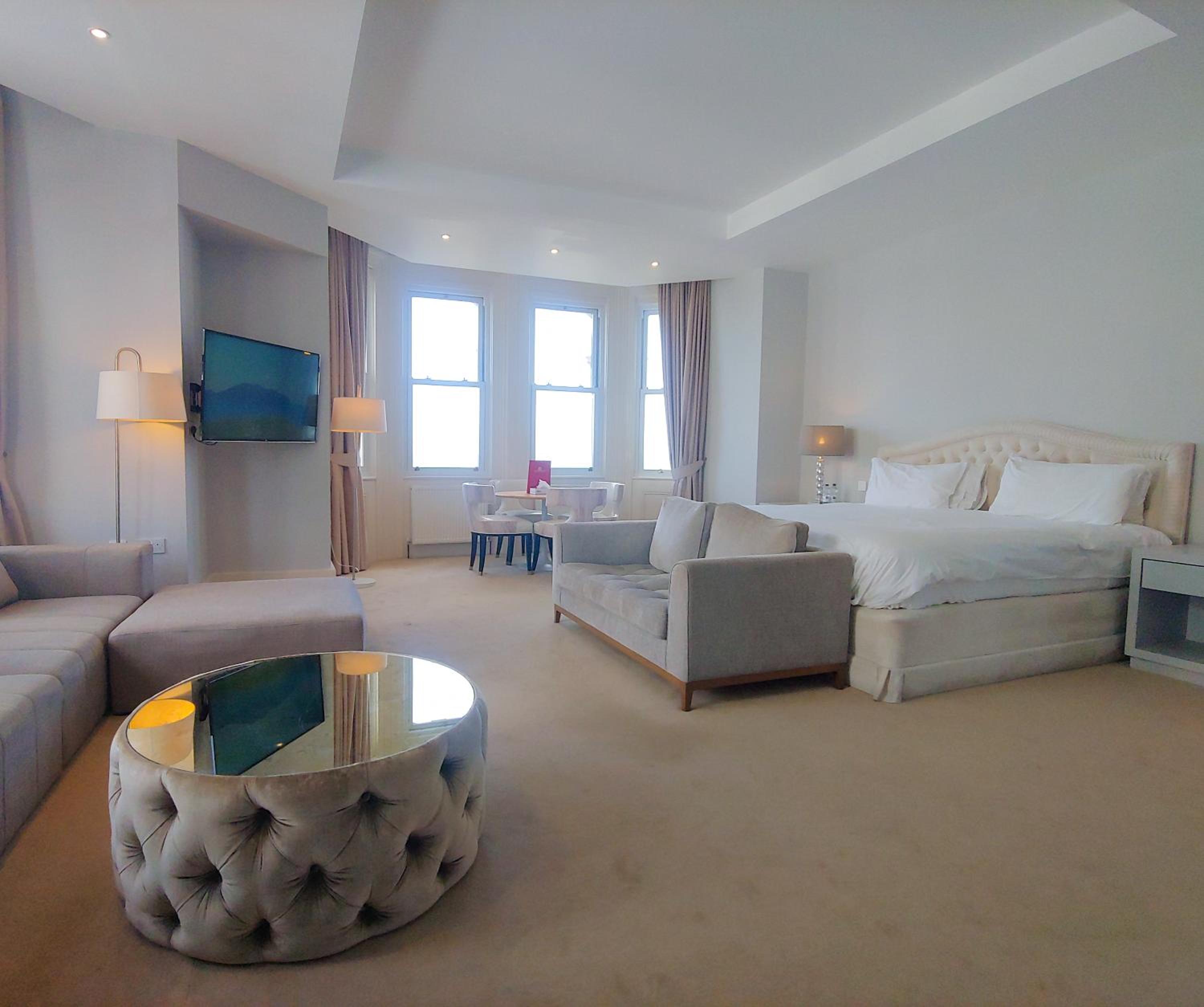 Junior Suite with Sea View - Photo 11