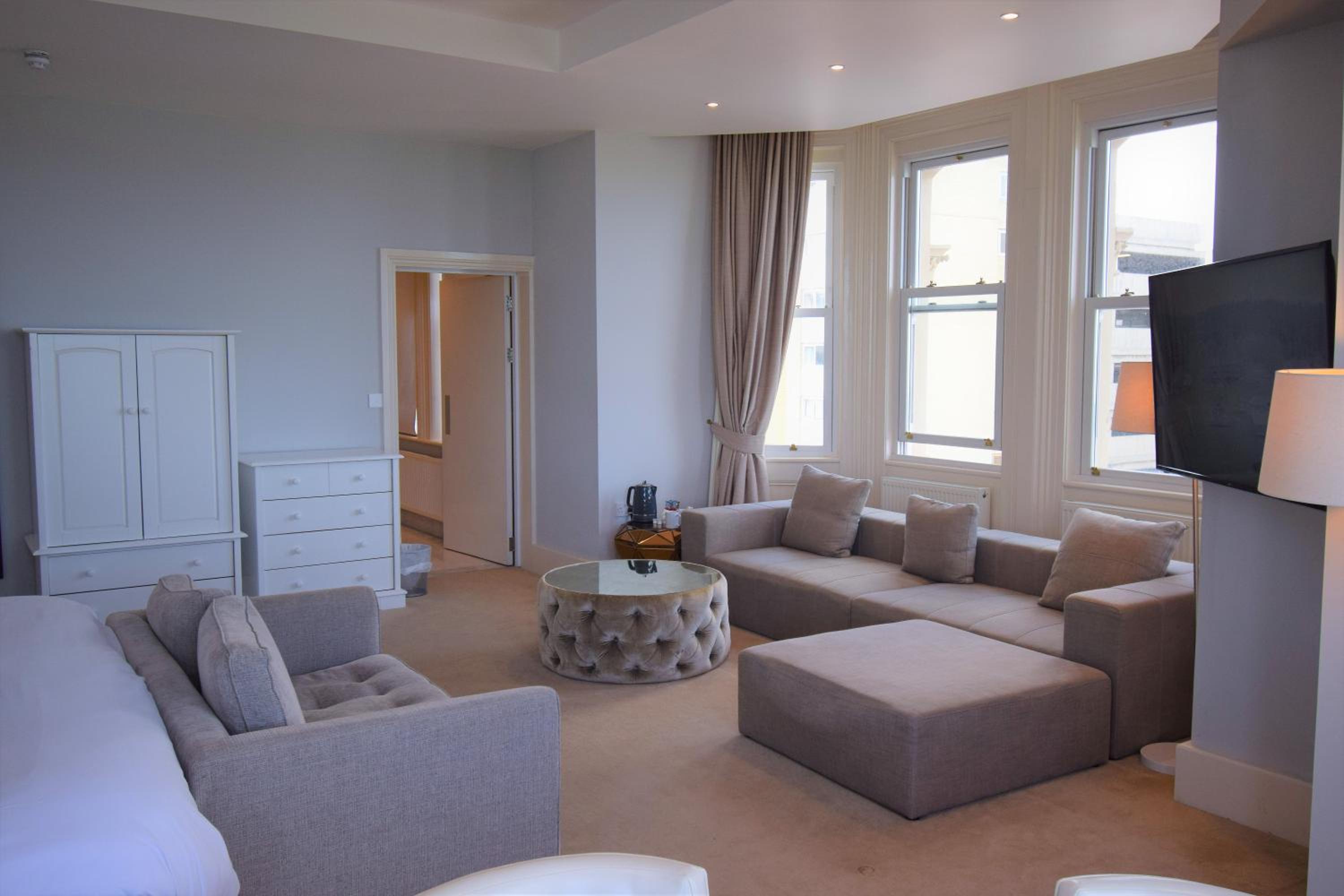 Junior Suite with Sea View - Photo 23
