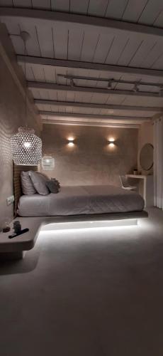 Deluxe Double Room with Side Sea View photo 3