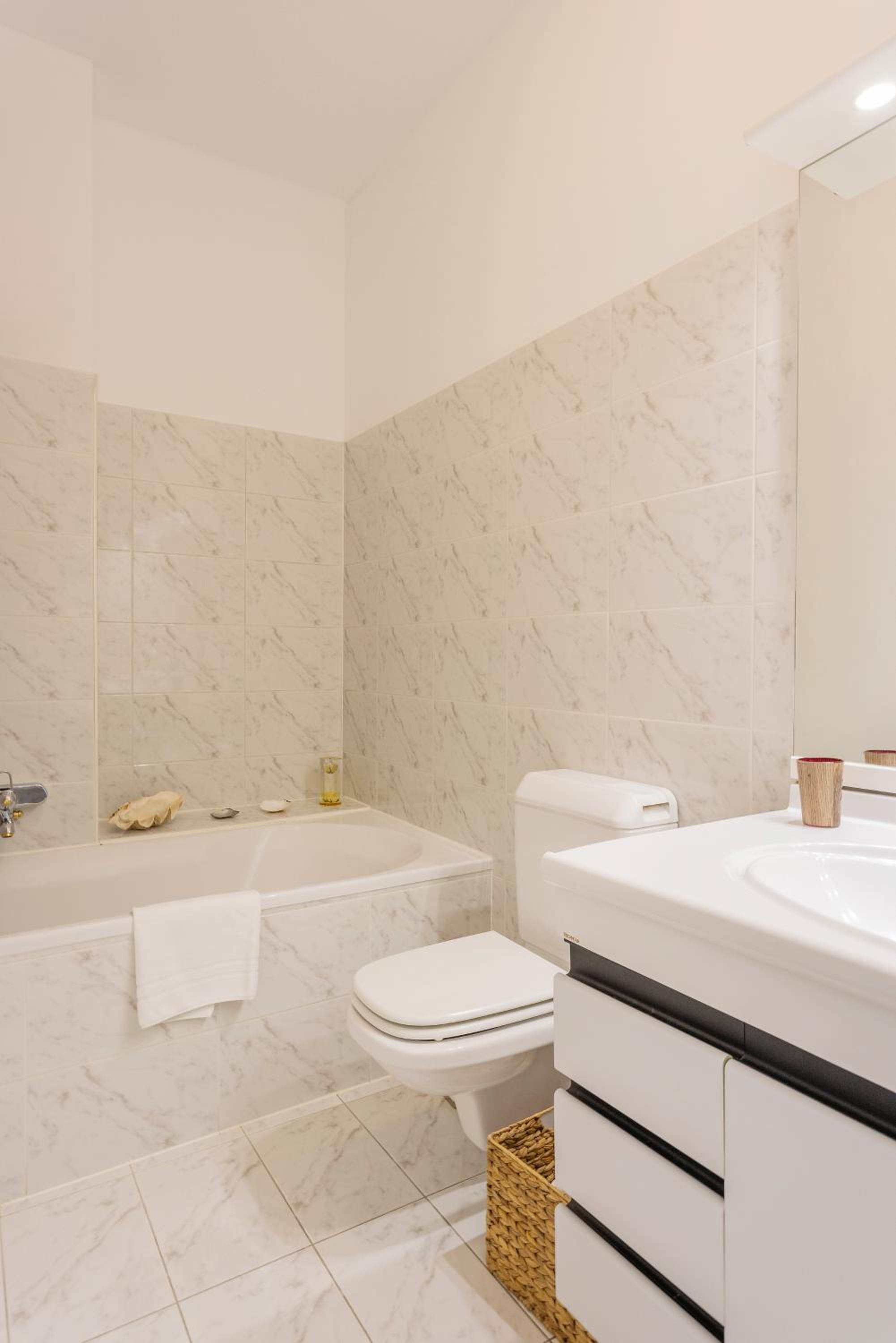 Three-Bedroom Apartment - Photo 23