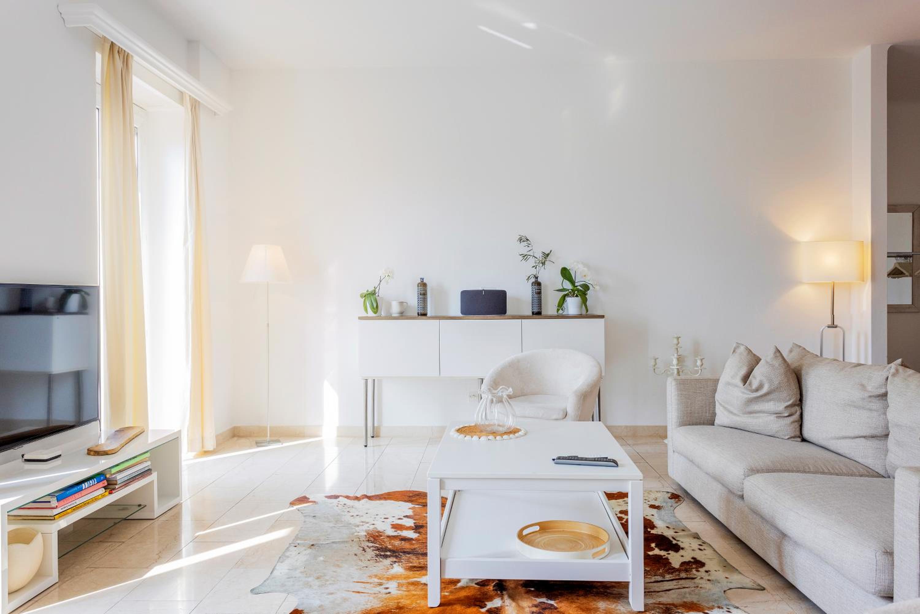 Three-Bedroom Apartment - Photo 10