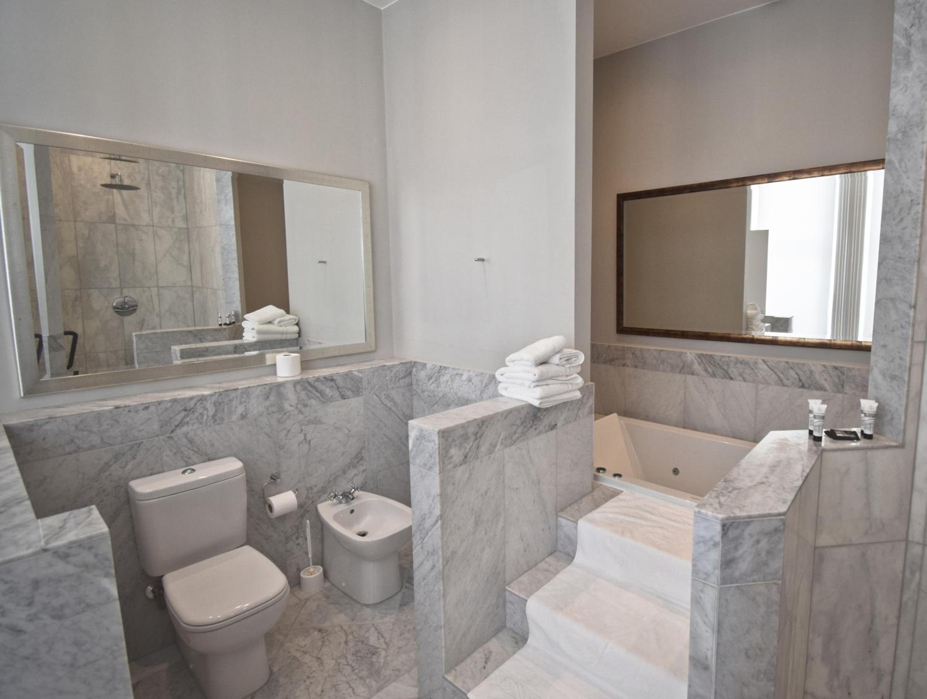 Junior Suite with Sea View - Photo 24
