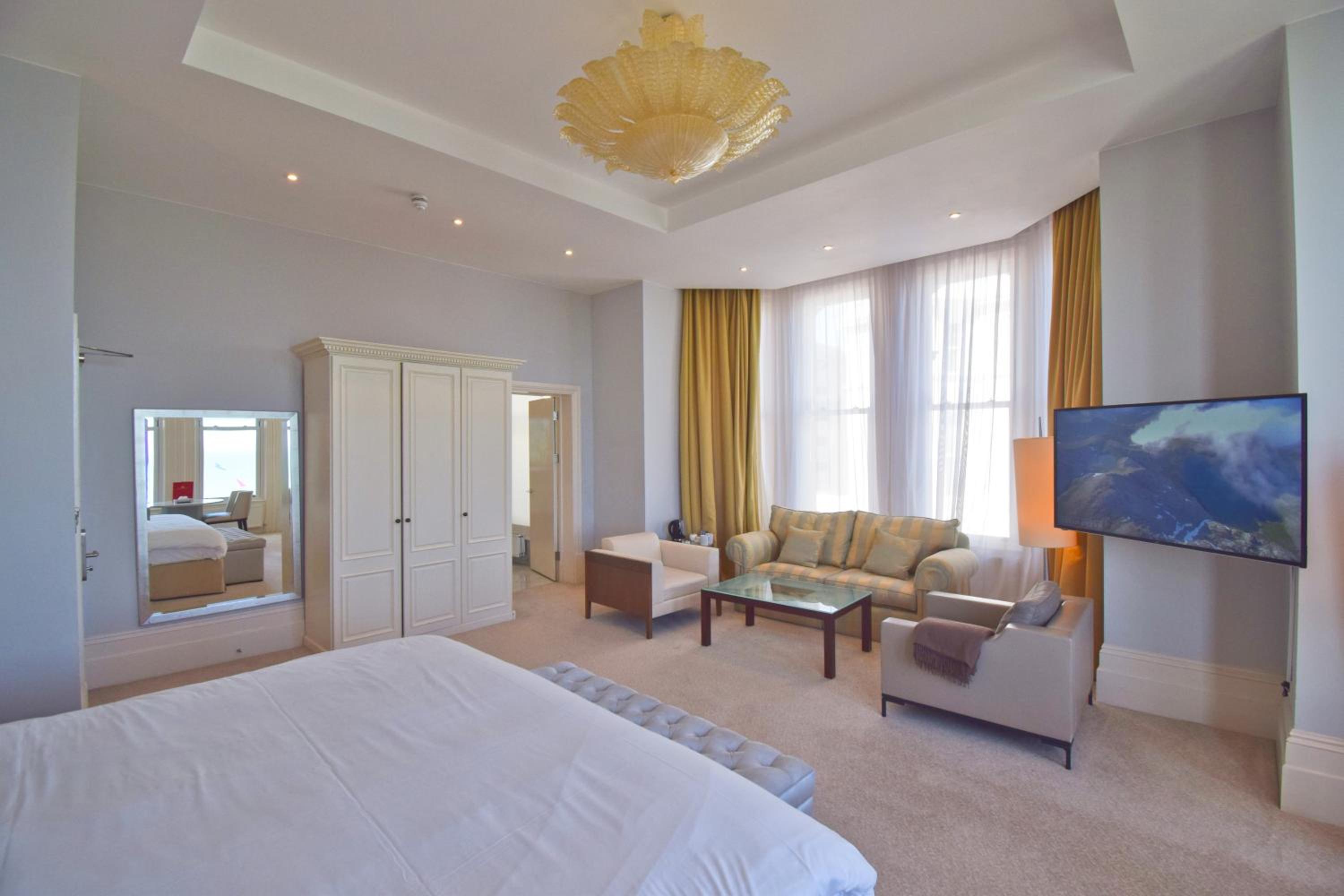 Junior Suite with Sea View - Photo 7